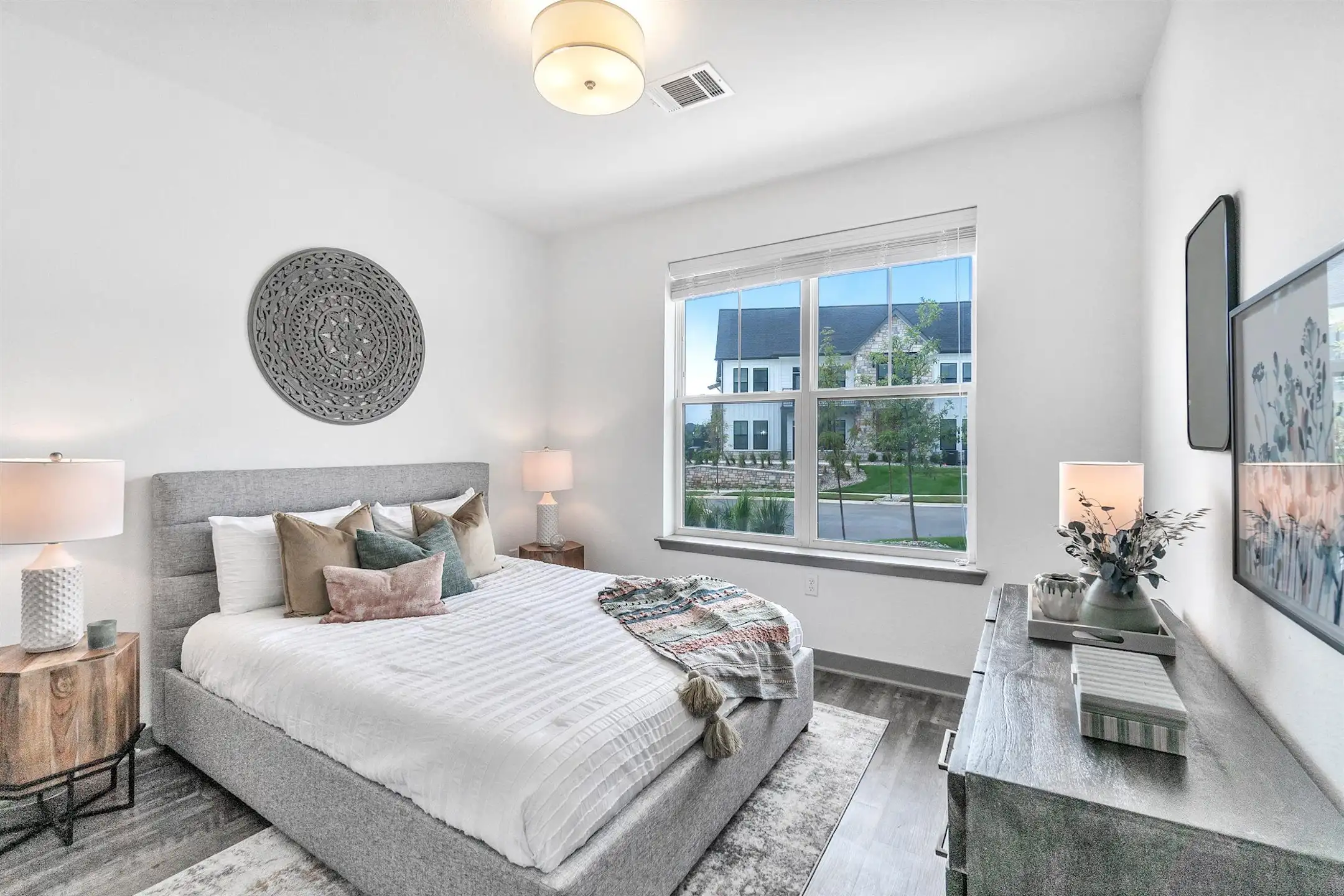 The Crossings Apartments New Hudson, MI 48165