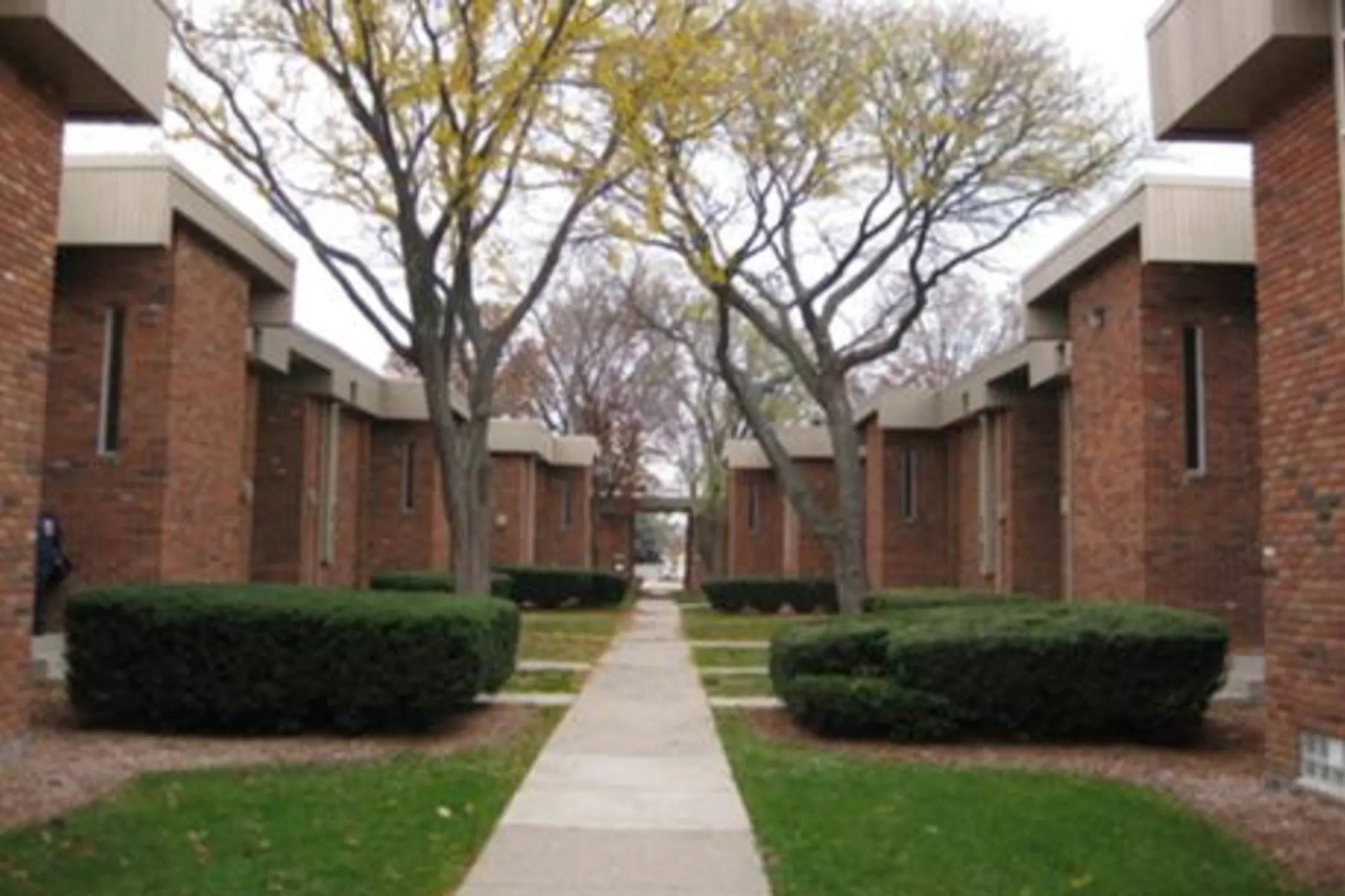 Eastbrooke Apartments 11894 East Thirteen Mile Warren, MI Apartments for Rent Rent.