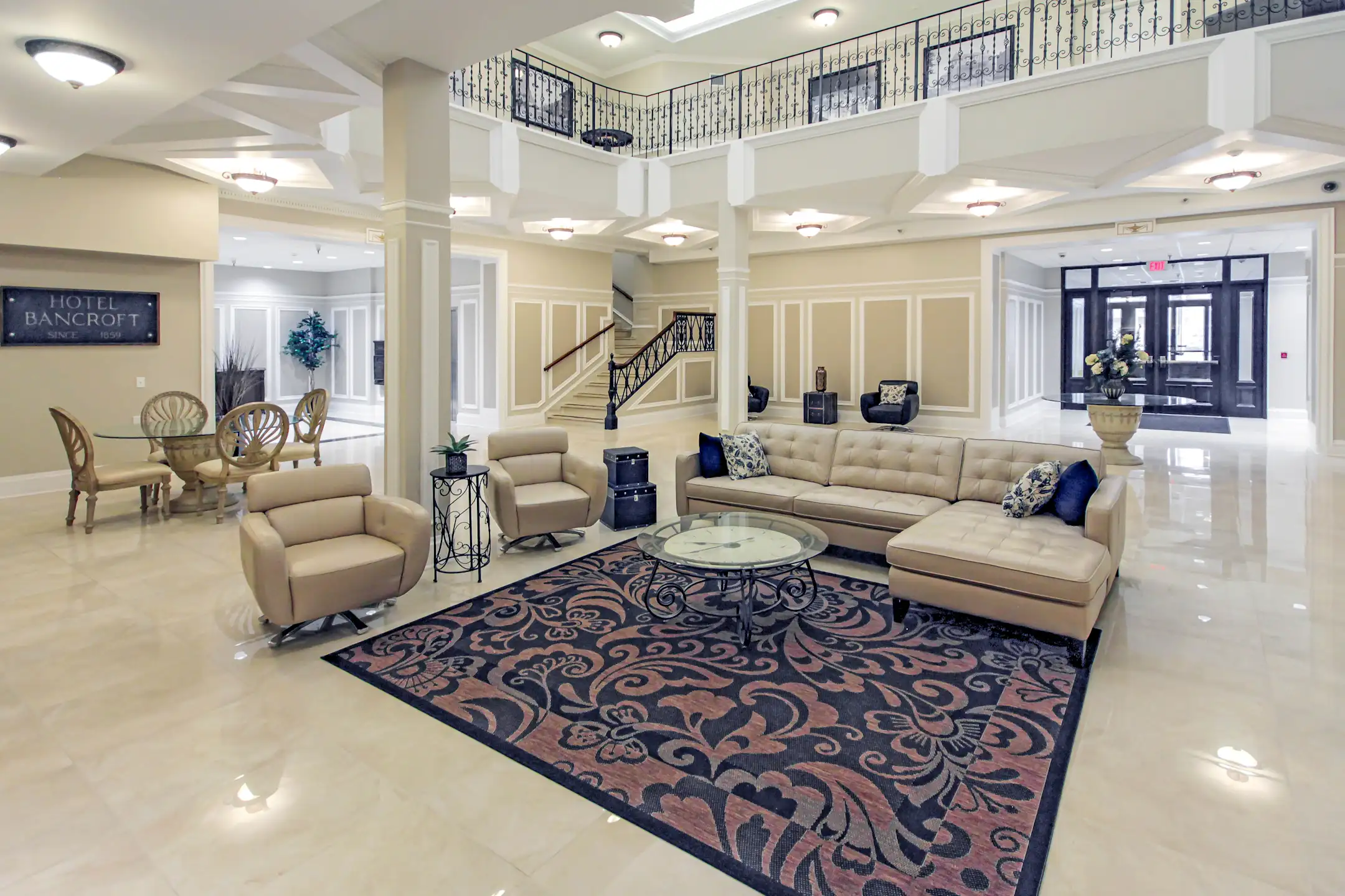 Living Room - Bancroft Luxury Apartments - Saginaw, MI