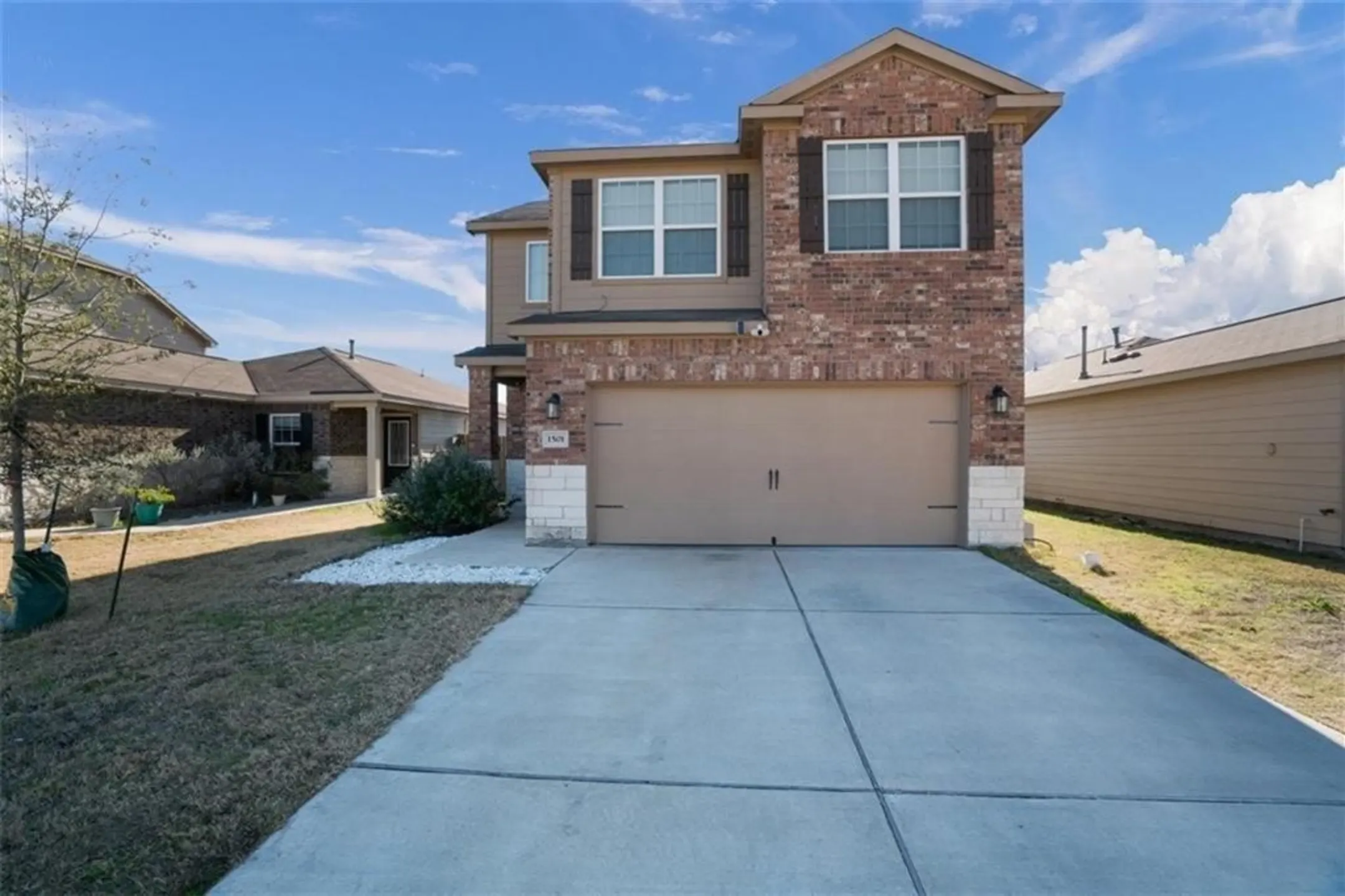 1501 Treeta Trl  