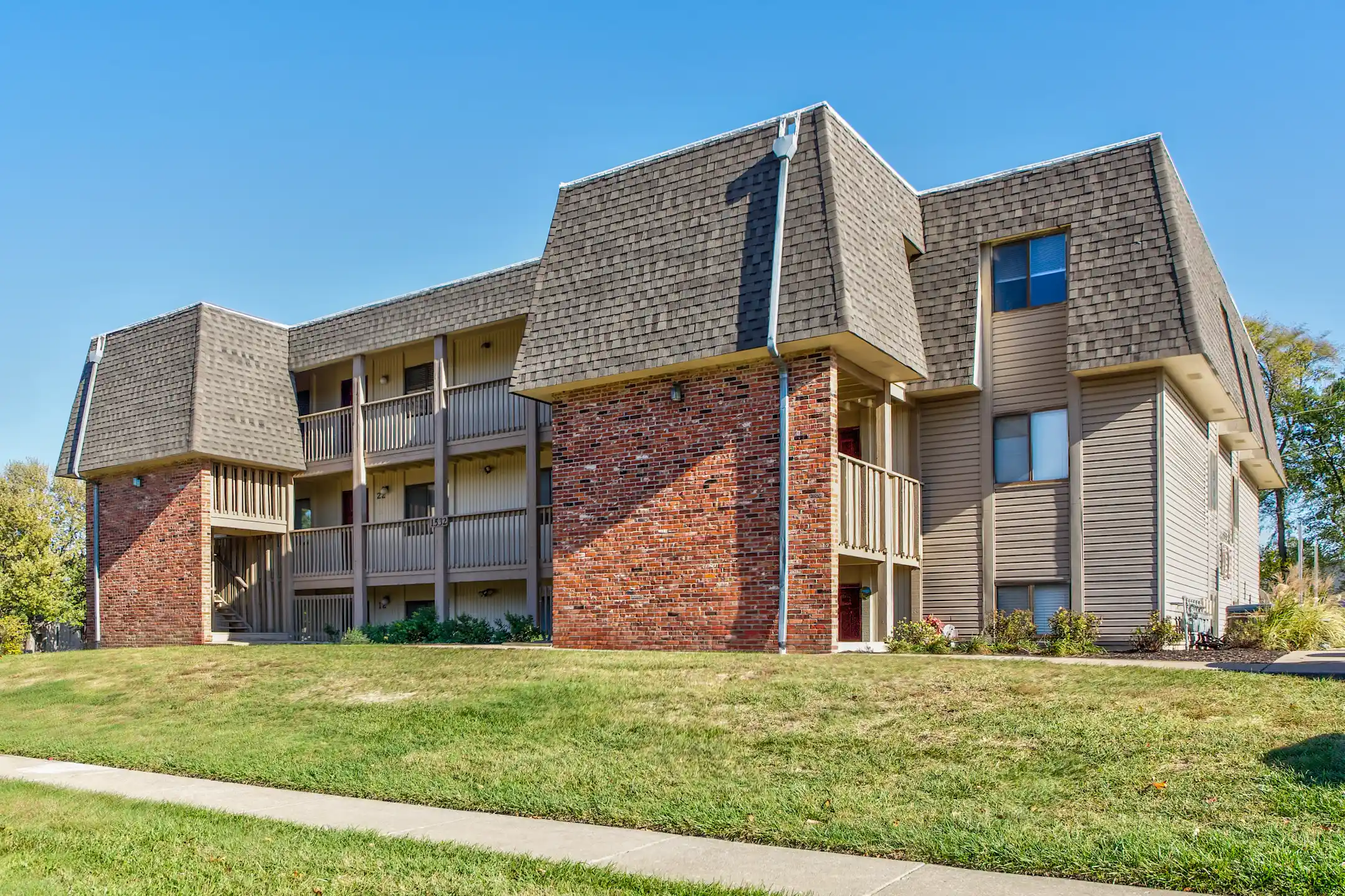 Hillsdale Apartments 1618 SW Chelsea Dr Topeka, KS Apartments for