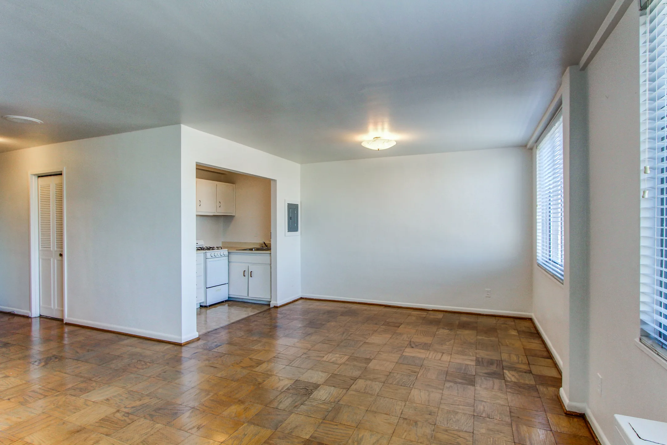 Robin Towers 1215 Fort Myer Dr Arlington, VA Apartments for Rent