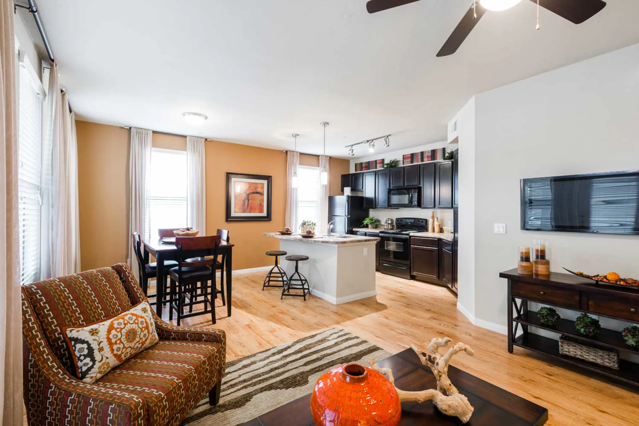 Queenston Manor 6700 Queenston Blvd Houston, TX Apartments for Rent