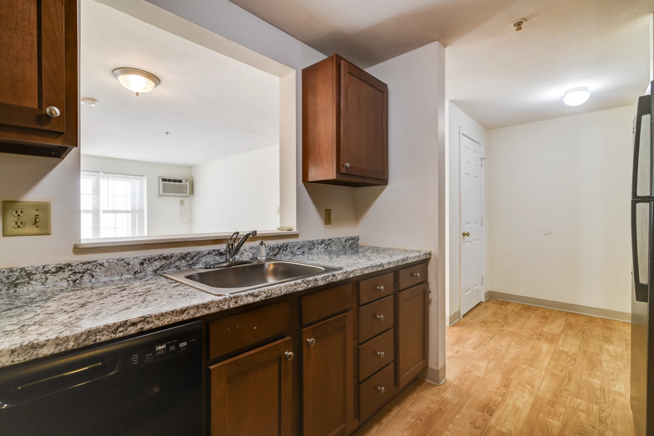 The Residences at Summit Pointe Apartments Manchester, NH 03104
