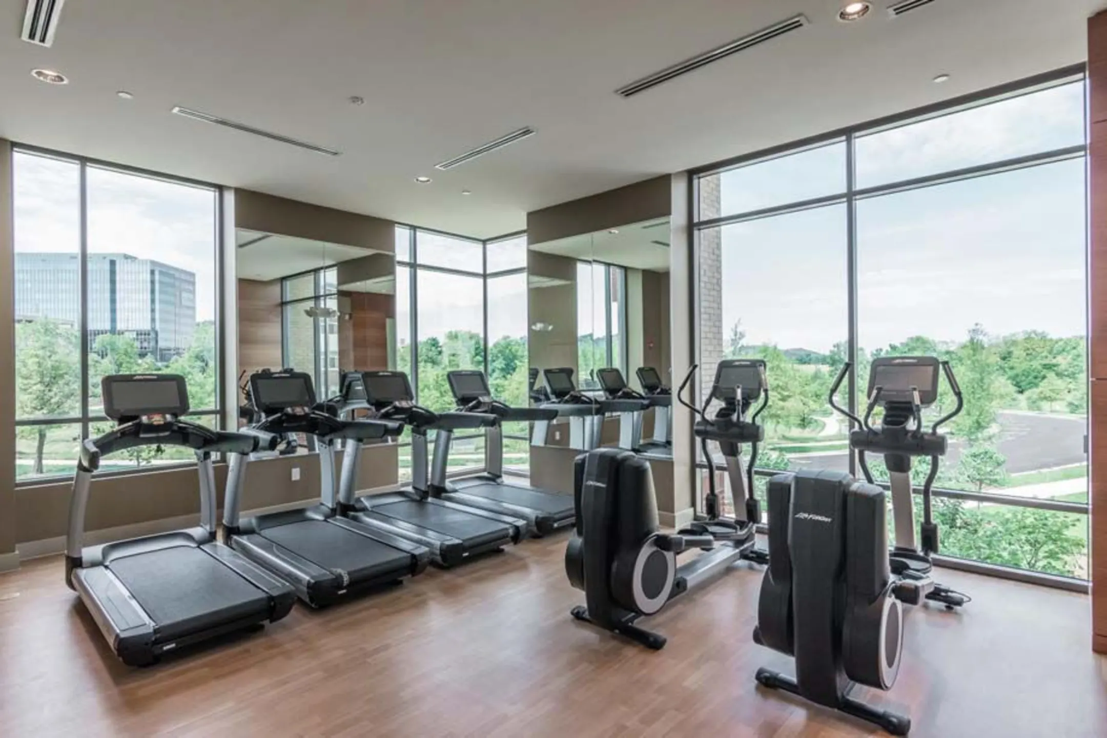Fitness Weight Room - Camden Franklin Park - Franklin, TN