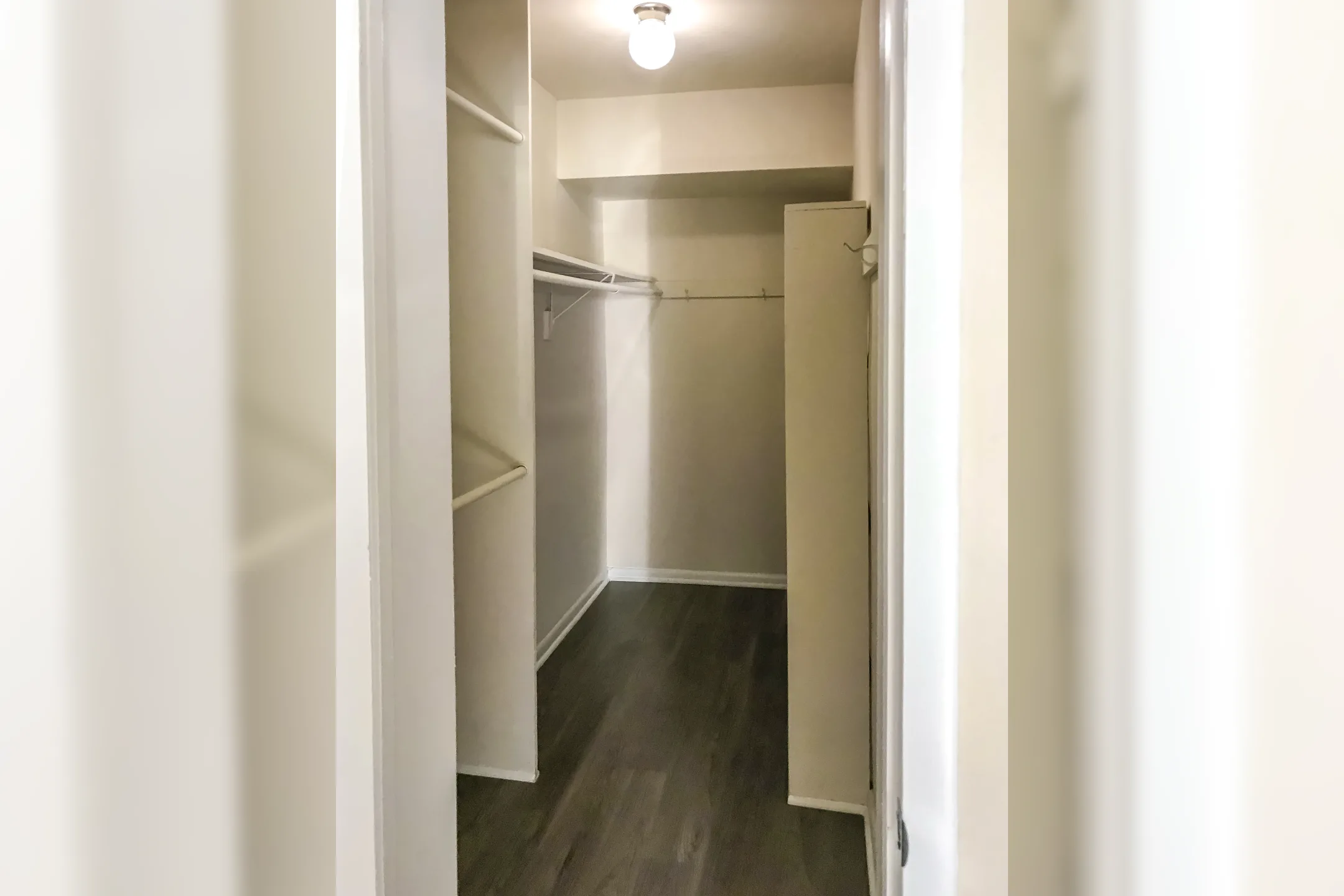 Skyview Apartments 8424 Sky View Dr Alexandria, VA Apartments for