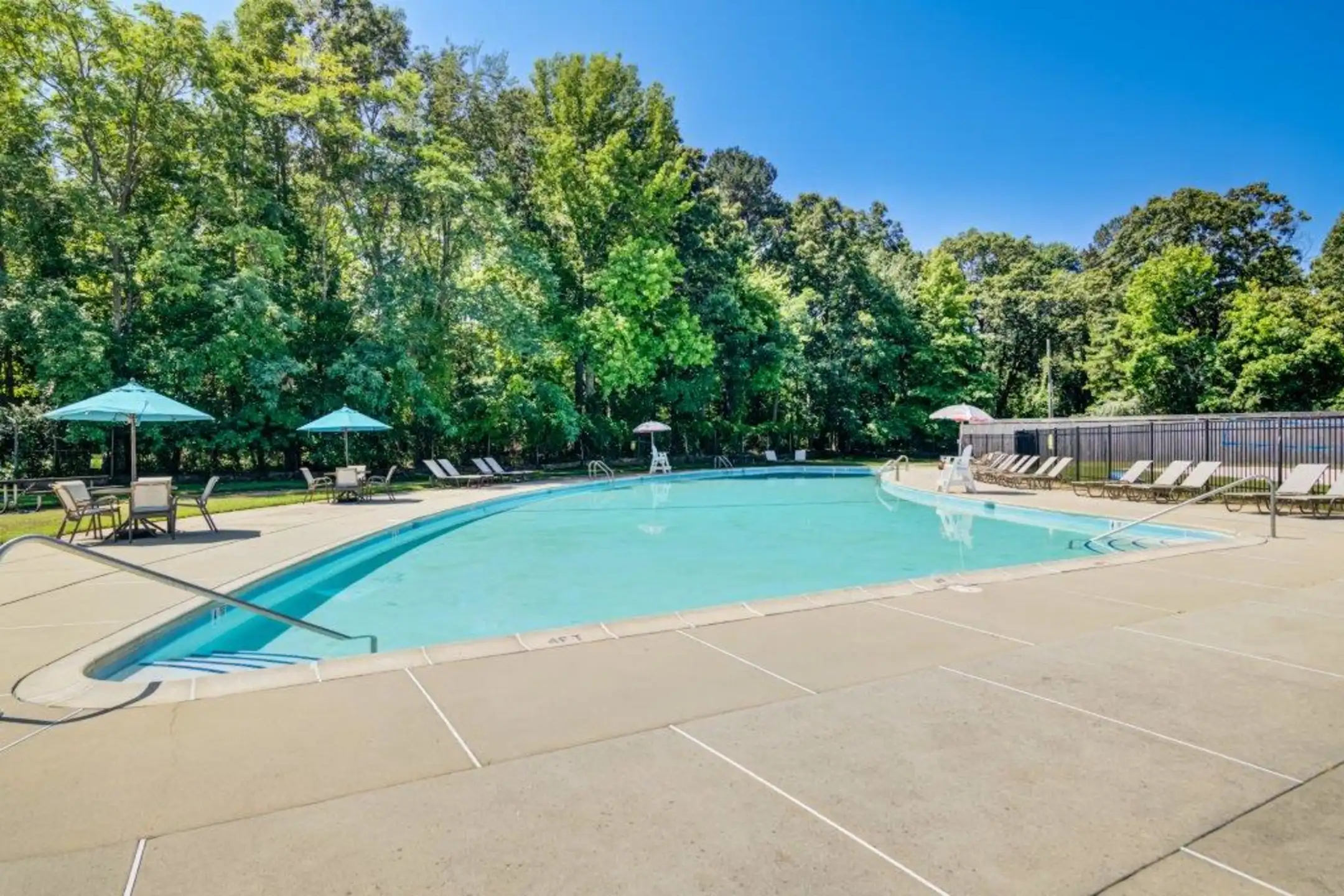 Eatoncrest Apartment Homes 300 Eatoncrest Dr Eatontown, NJ