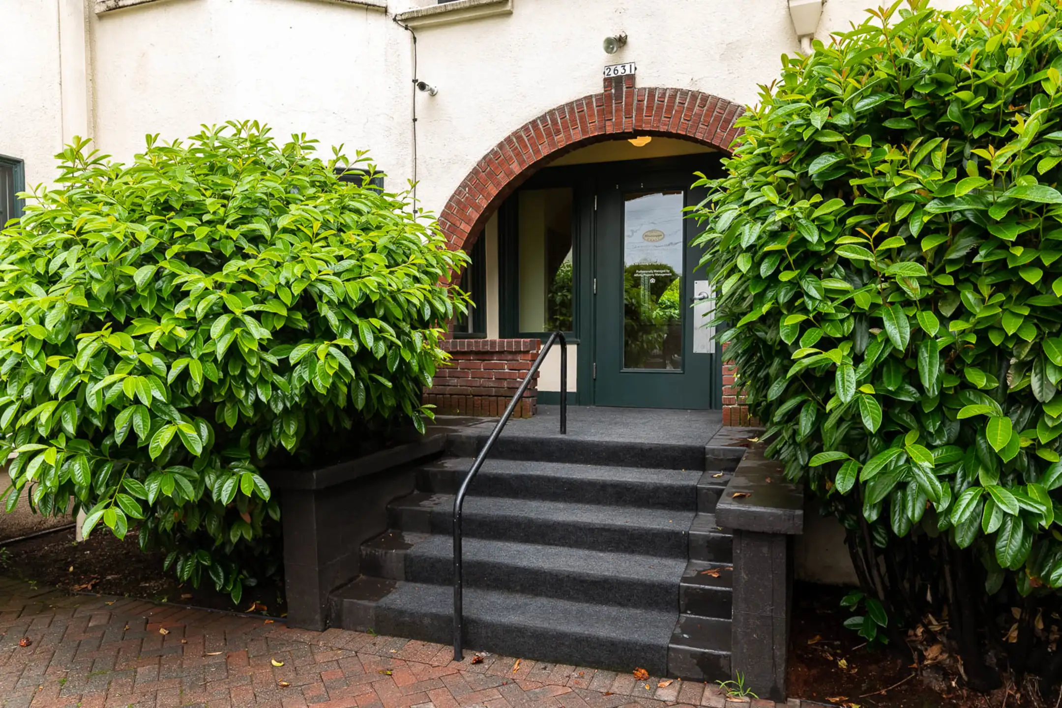 Building - Mississippi Court - Portland, OR