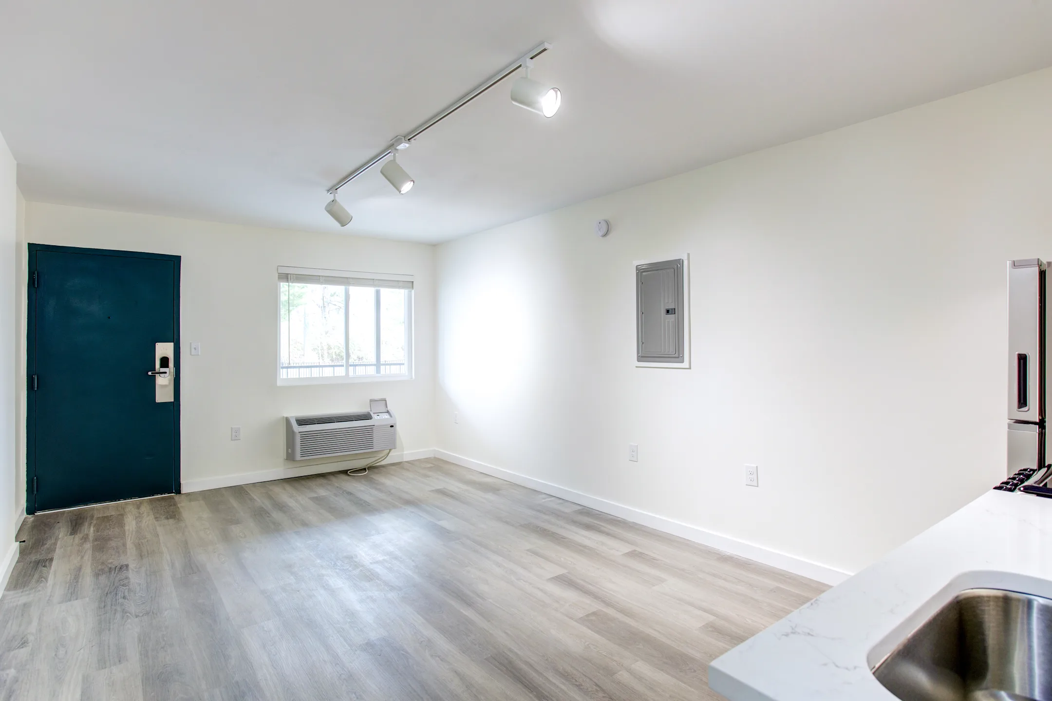 Hermitage Studios 4040 Central Pike Hermitage, TN Apartments for