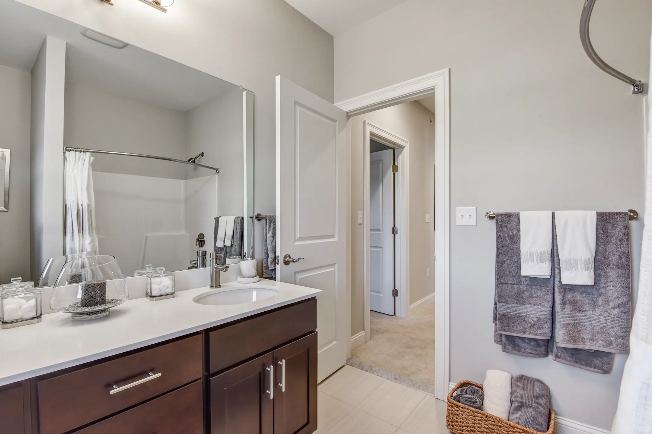 The Residences at Oakland Road Apartments South Windsor, CT 06074