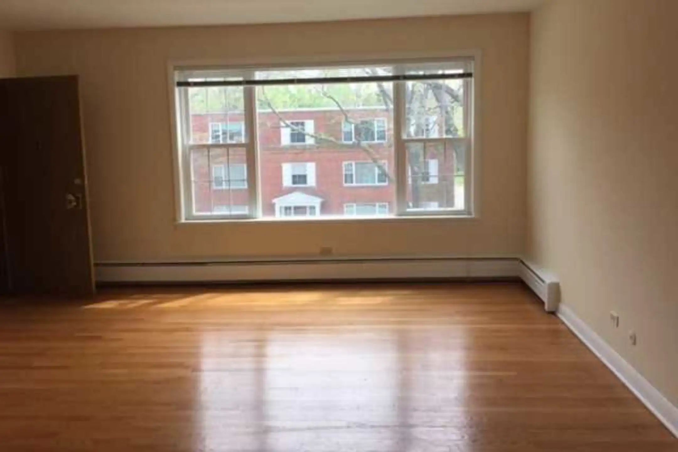 Tarrington Court Apartments