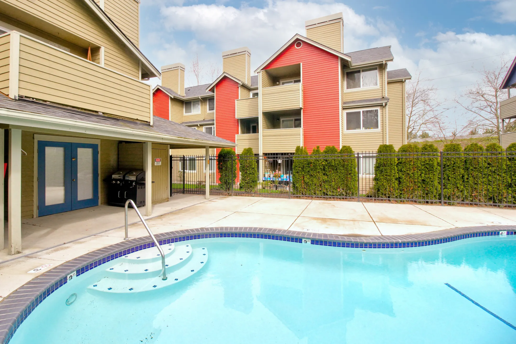 Pool - Cambridge Apartments - Puyallup, WA