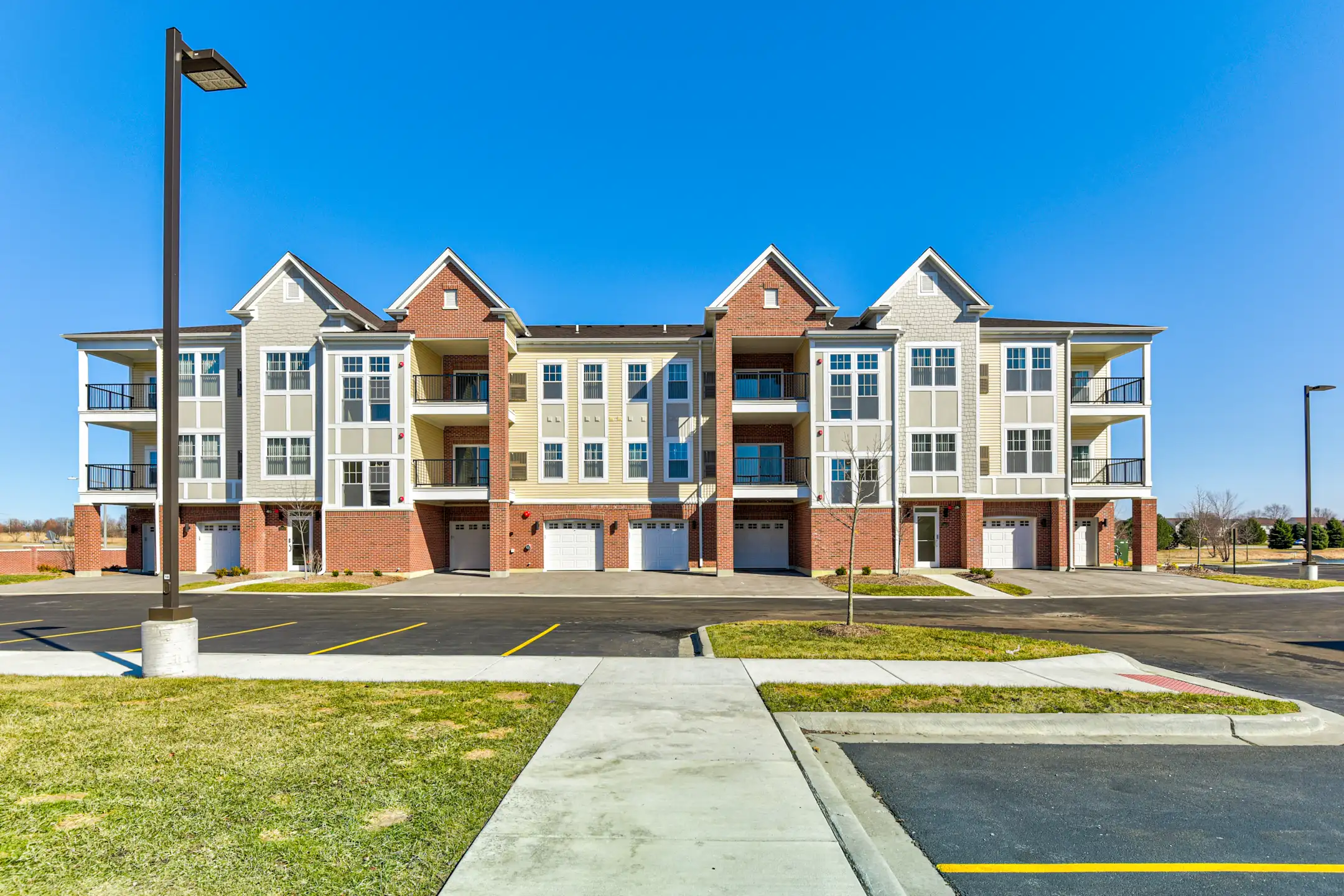 The Legacy Apartments 12822 White Willow Dr Plainfield, IL