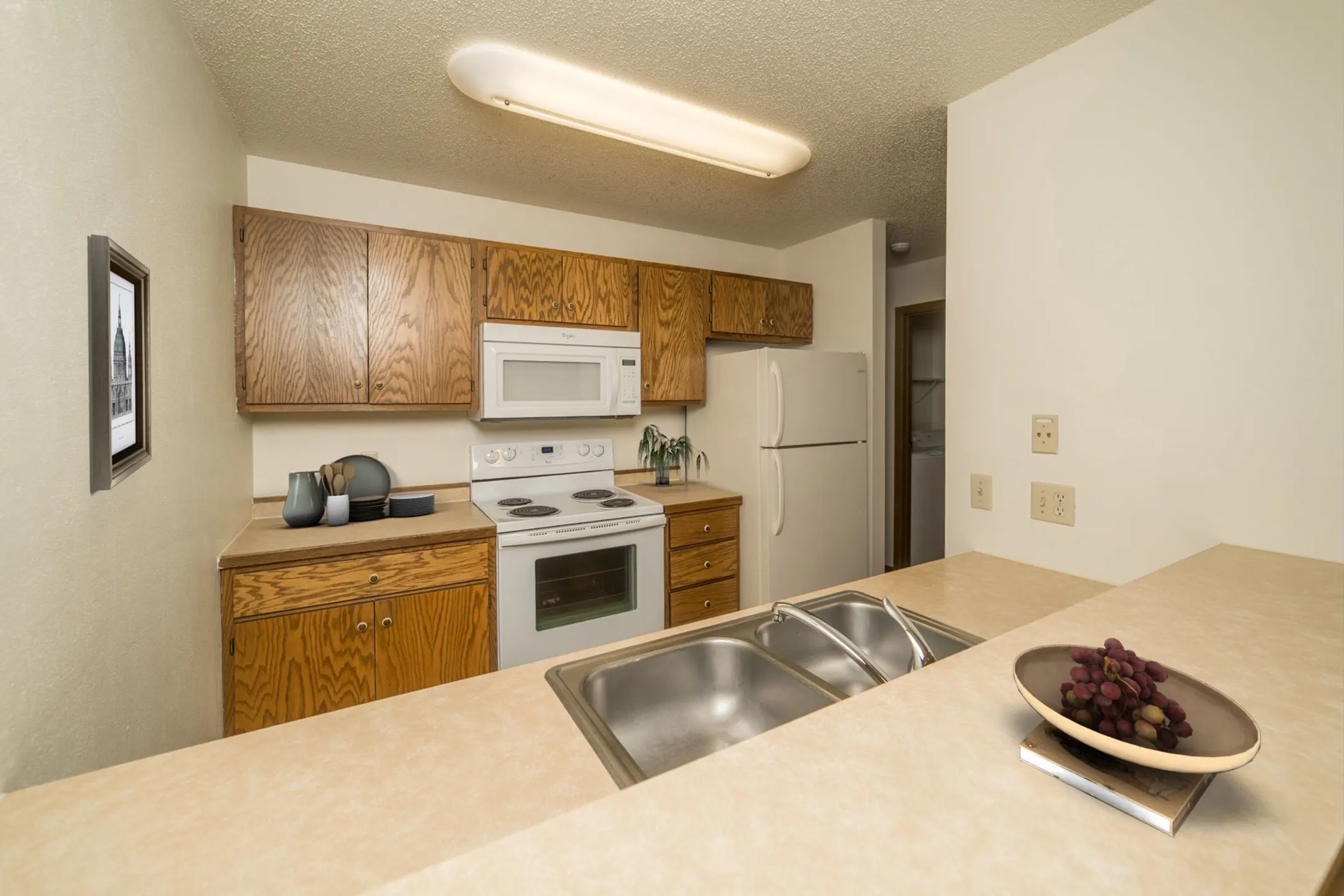 Kitchen - Terrace Hills Apartments - Sioux Falls, SD