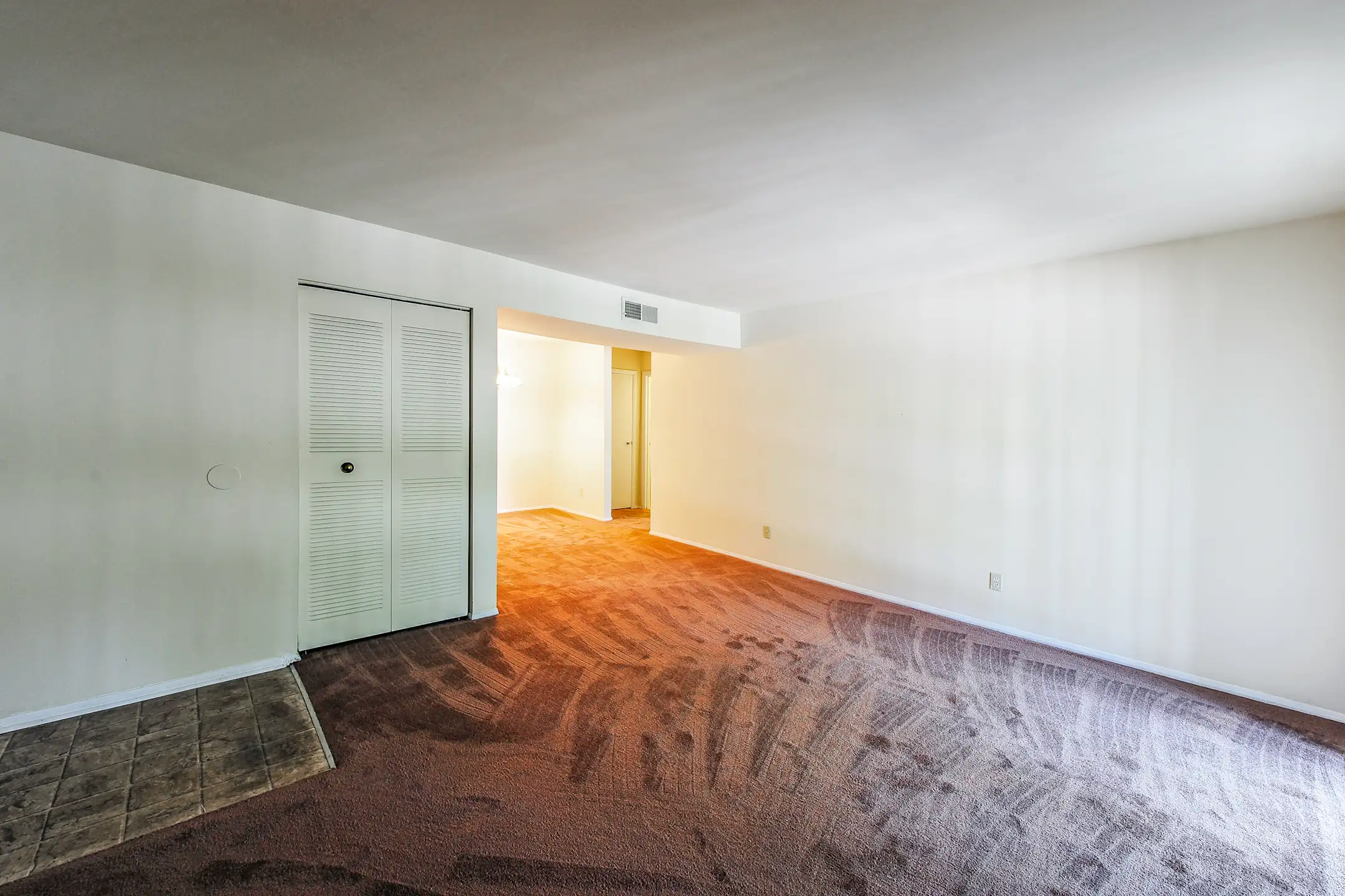 Living Room - Fort Sedgwick Apartments - Petersburg, VA