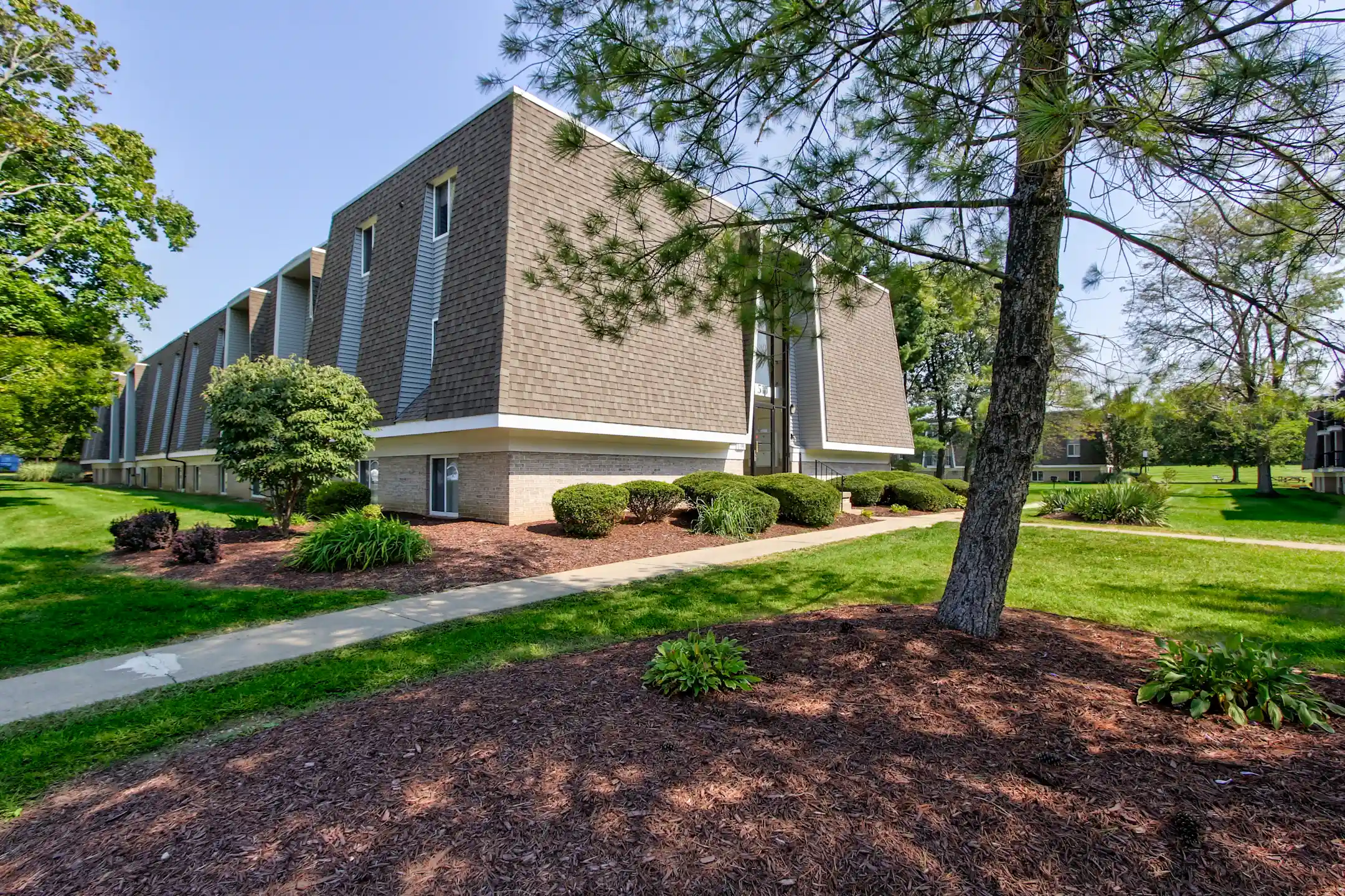 Meadows of Boardman 500 Boardman Canfield Rd Youngstown, OH