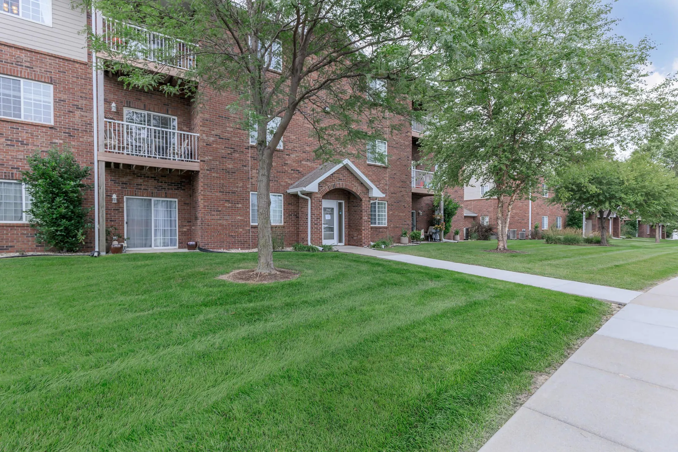 Springhill Ridge Apartments Omaha, NE 68136