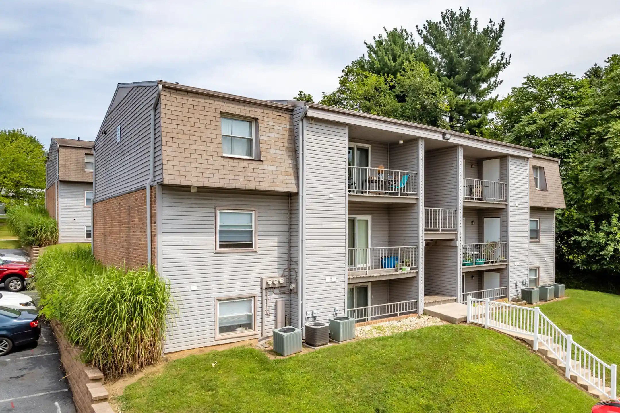 Colonial Glen Apartments 4900 Lancer Dr Harrisburg, PA Apartments