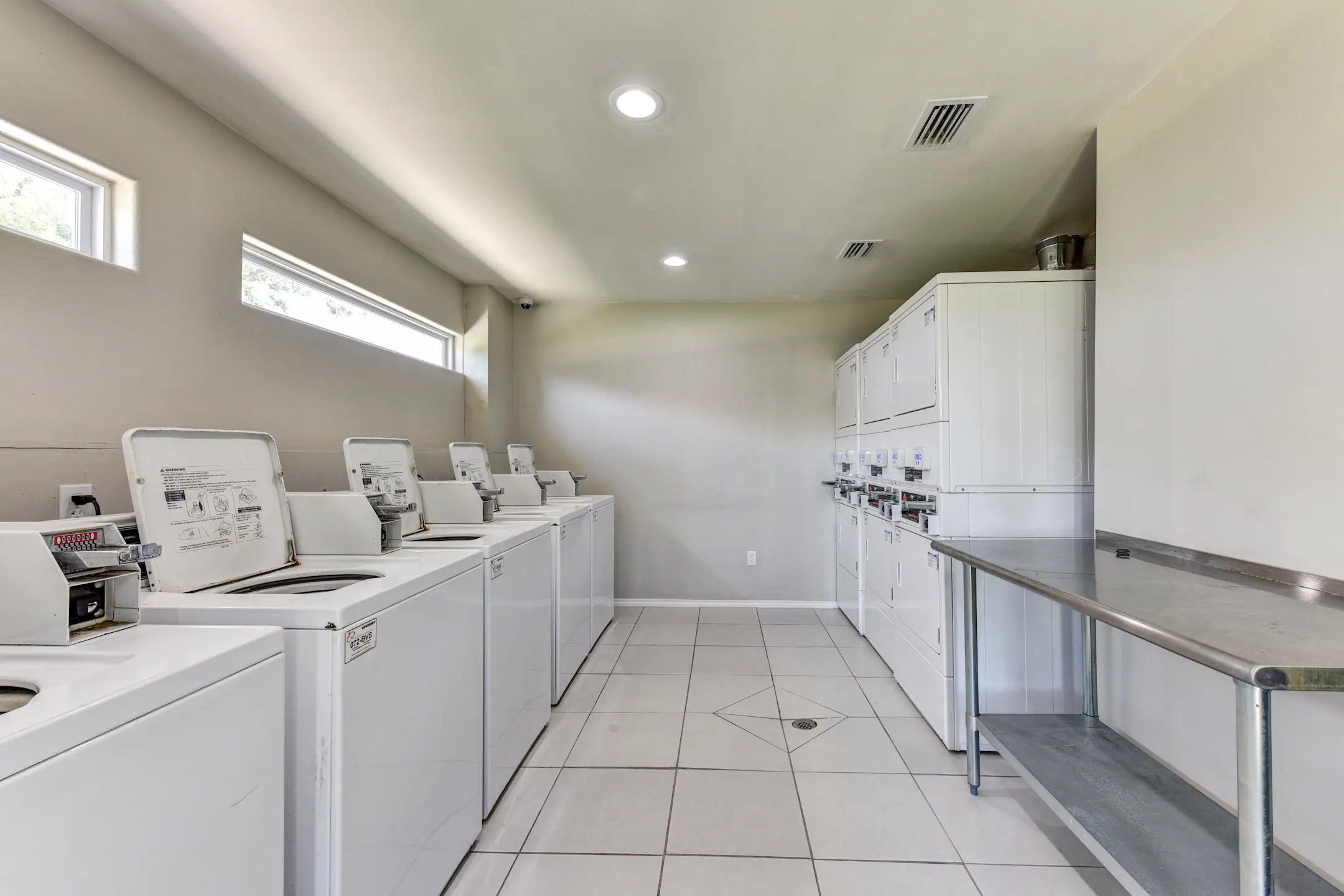 Rockport Oak Garden Apartments 511 E Hackberry St Rockport, TX for