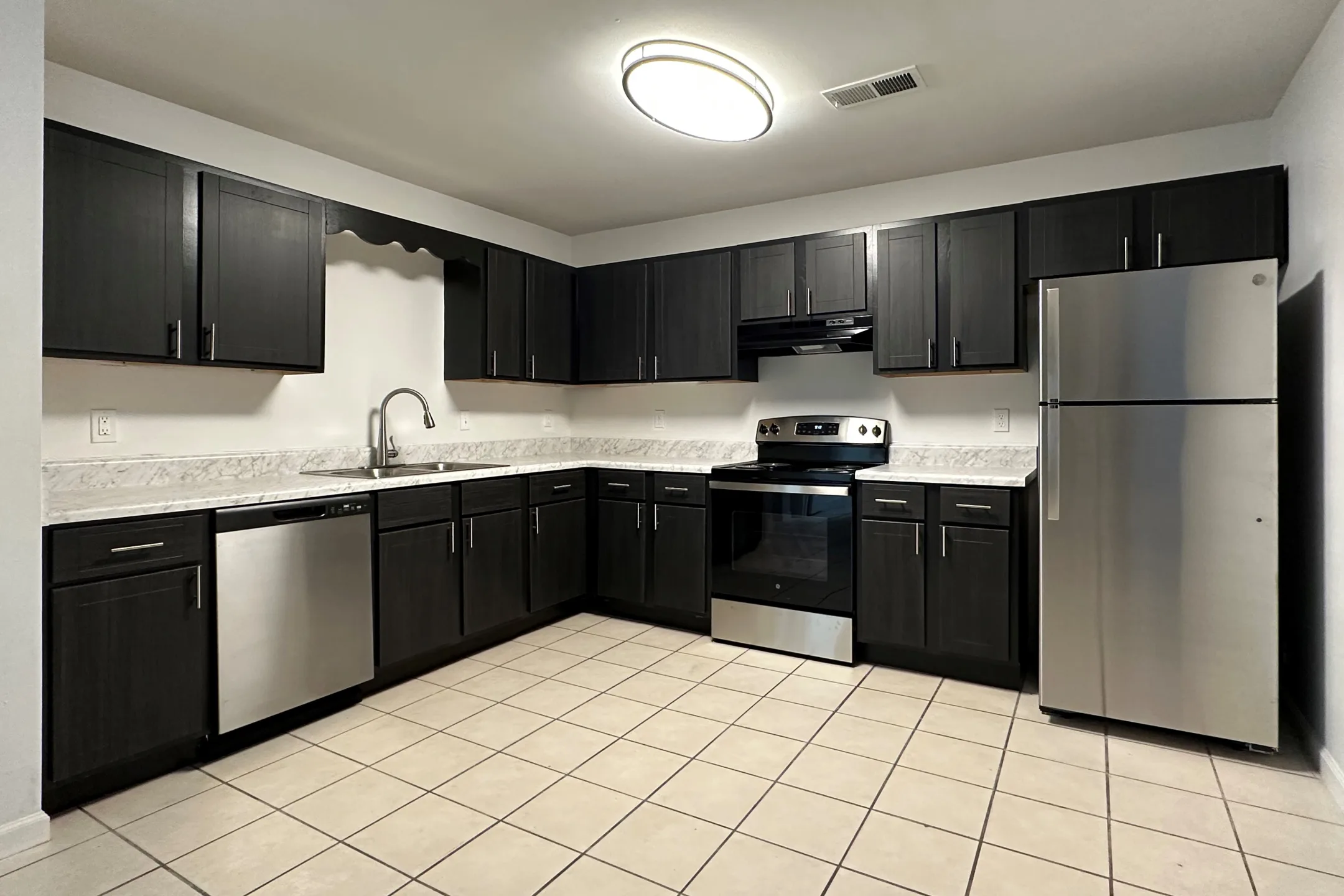 Fountain Square Apartments 284 Fountain Lane Hernando, MS Townhomes