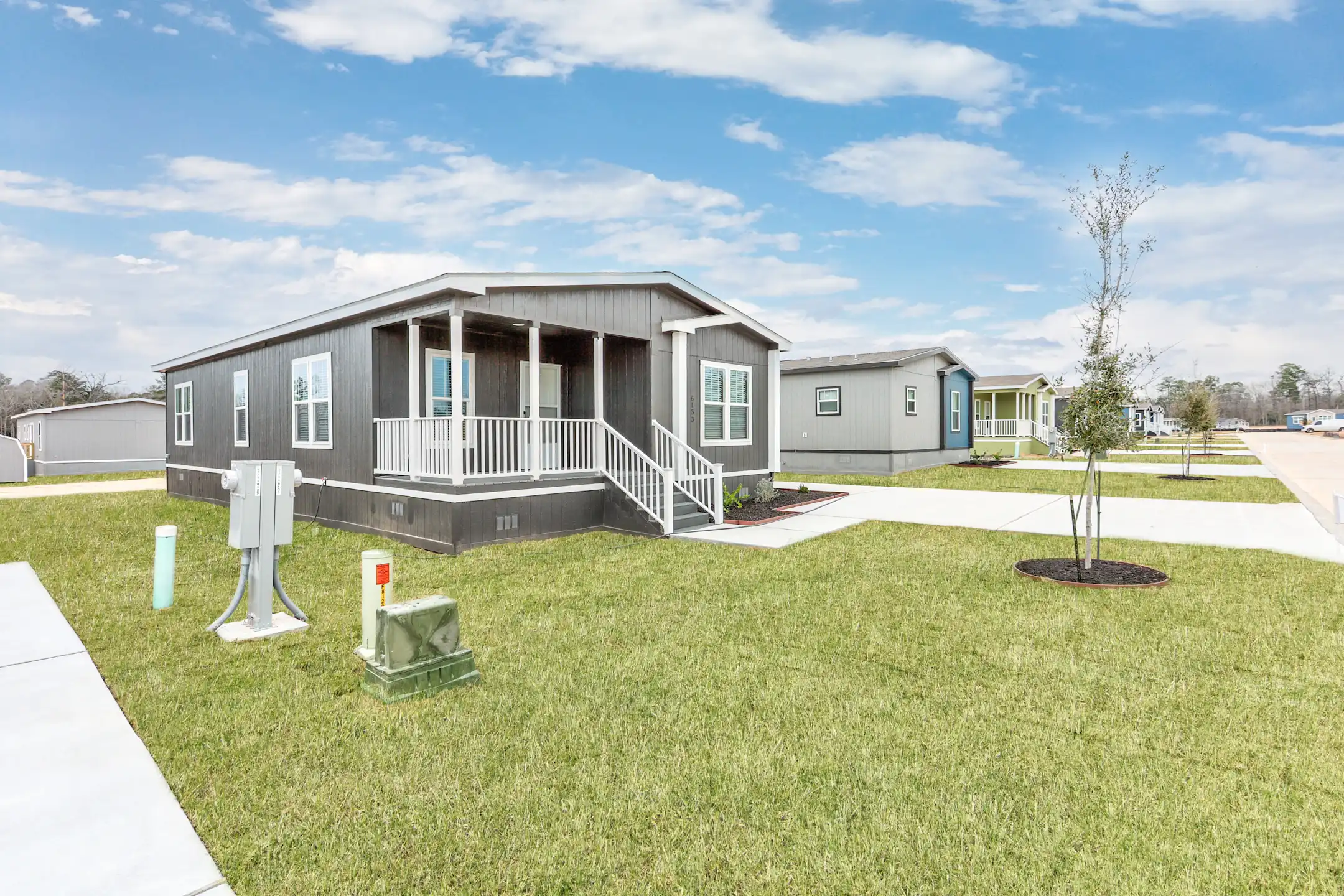 Building - Pine Acre Trails - Conroe, TX