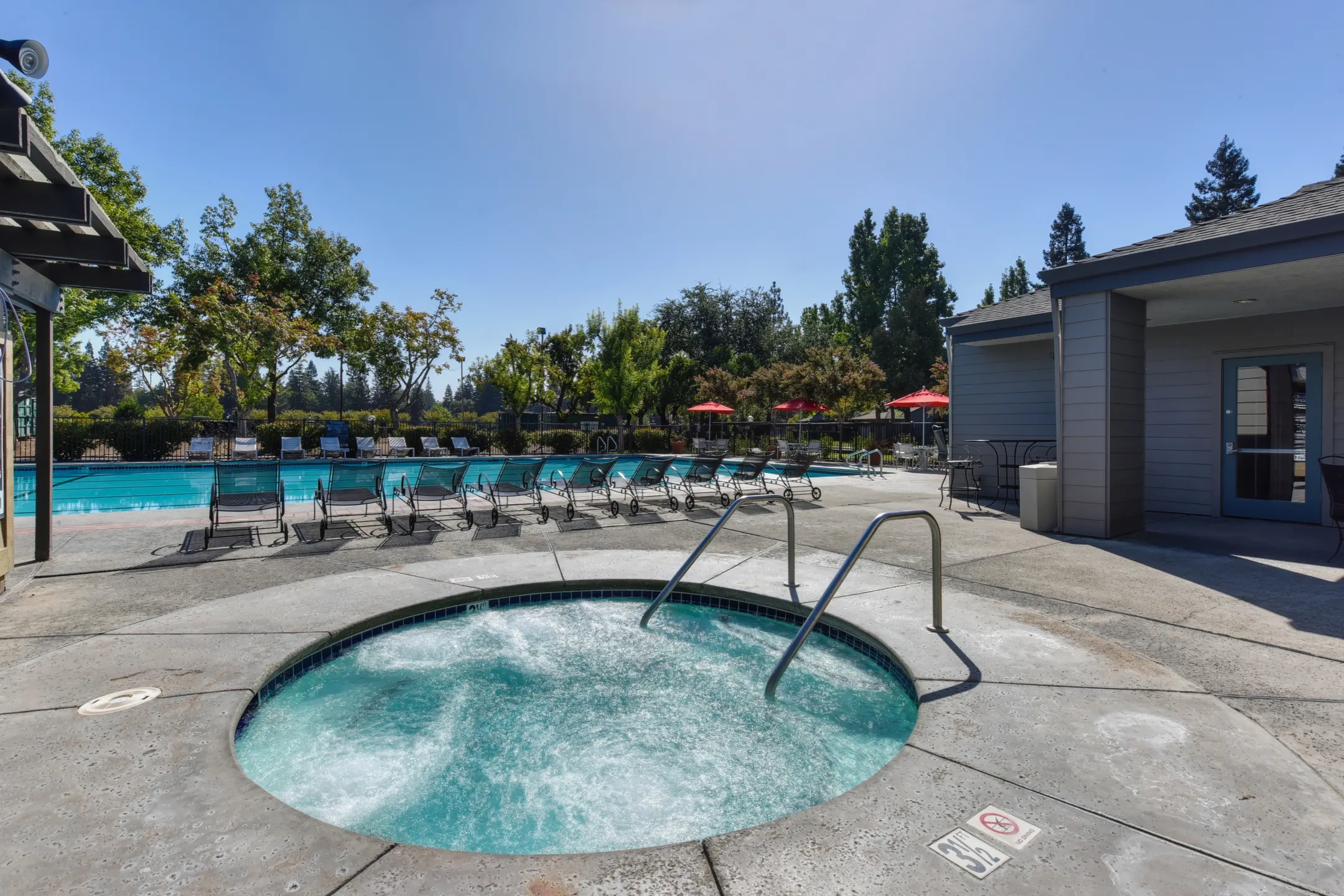 Pool - 3310 Apartment Homes - Sacramento, CA