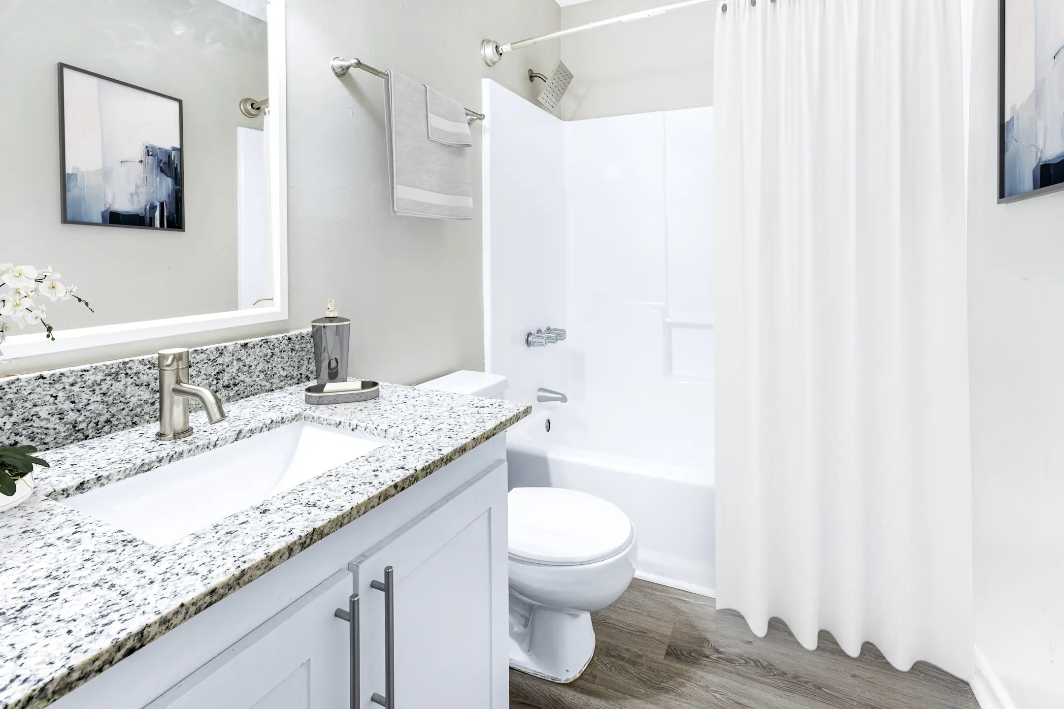 The Flats on Hampstead 200 Hampstead Ave Savannah, GA Townhouses