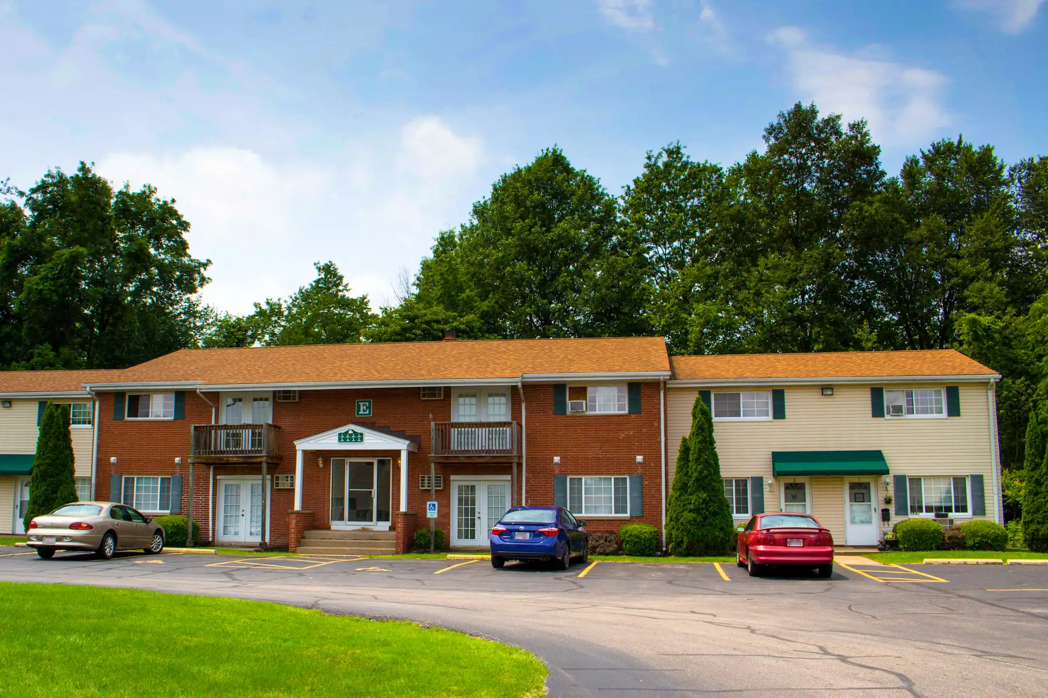 Evergreen Village Apartments Apartments Elyria, OH 44035