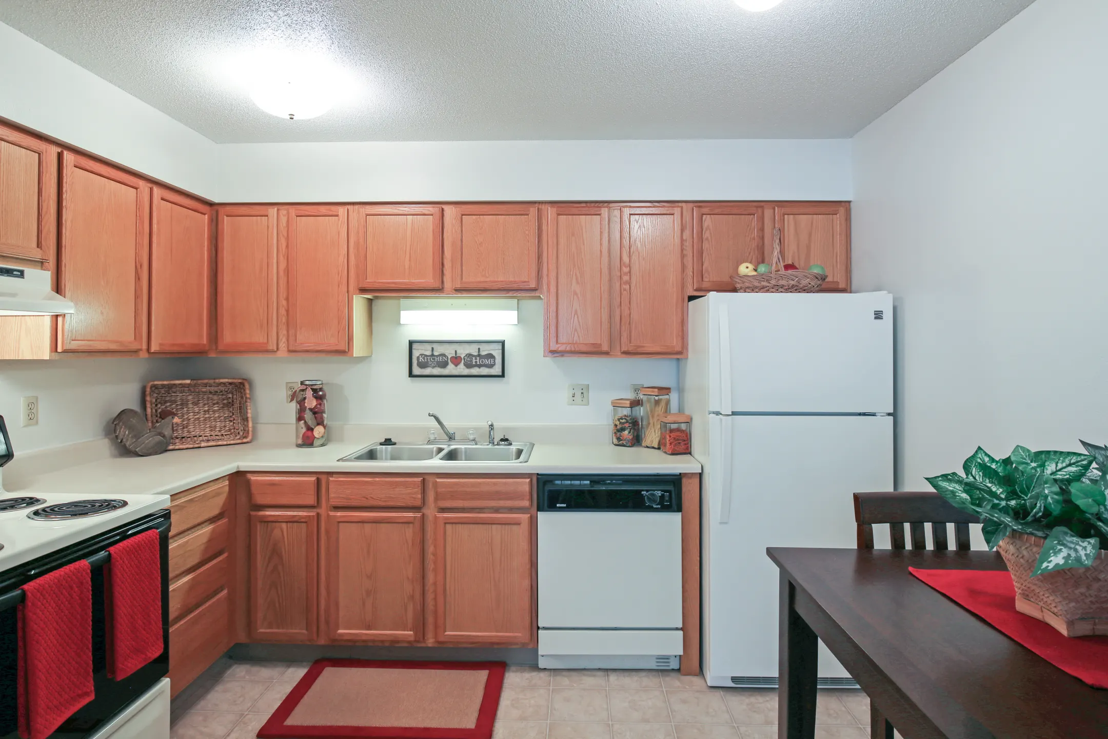 Seville Apartments 900 W Benton St Iowa City, IA Apartments for