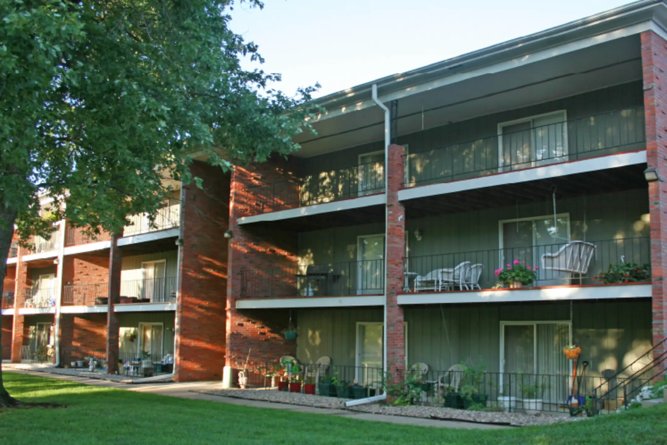 Alpine Village Apartments La Vista, NE 68128