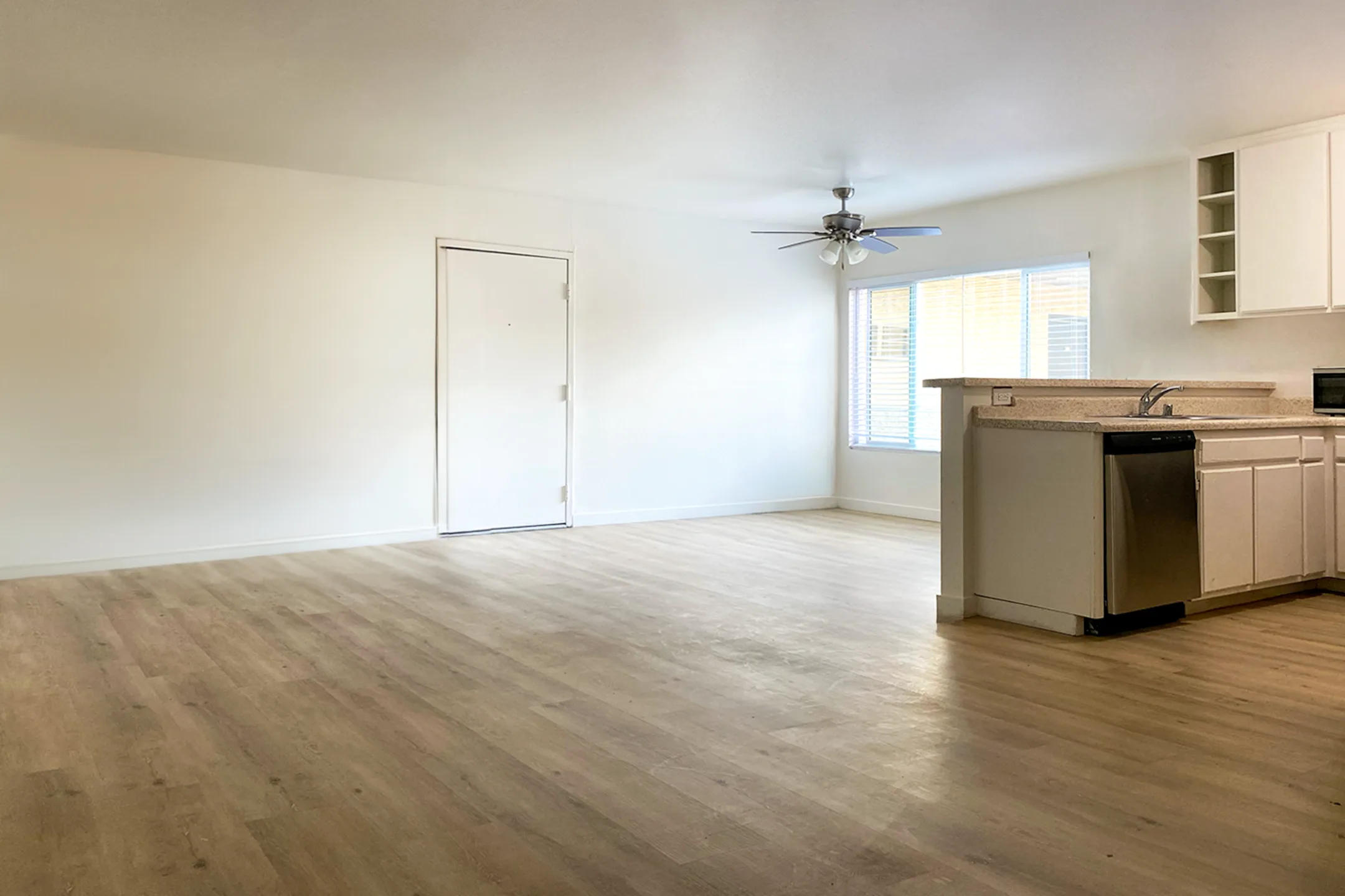 Terra Vista 19330 Saticoy St Reseda, CA Apartments for Rent Rent.