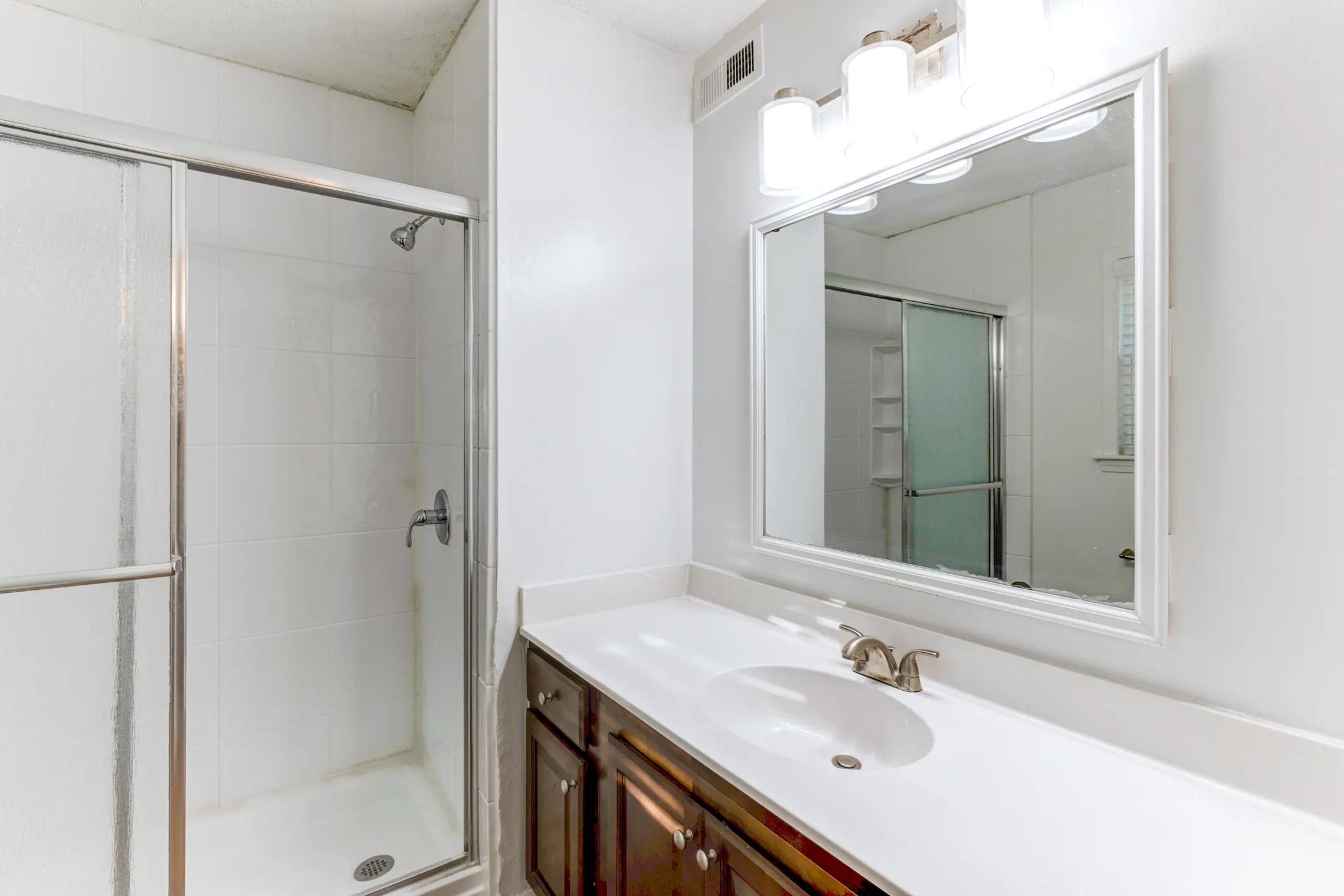 Bathroom - Anchorage Apartments - Mount Pleasant, SC