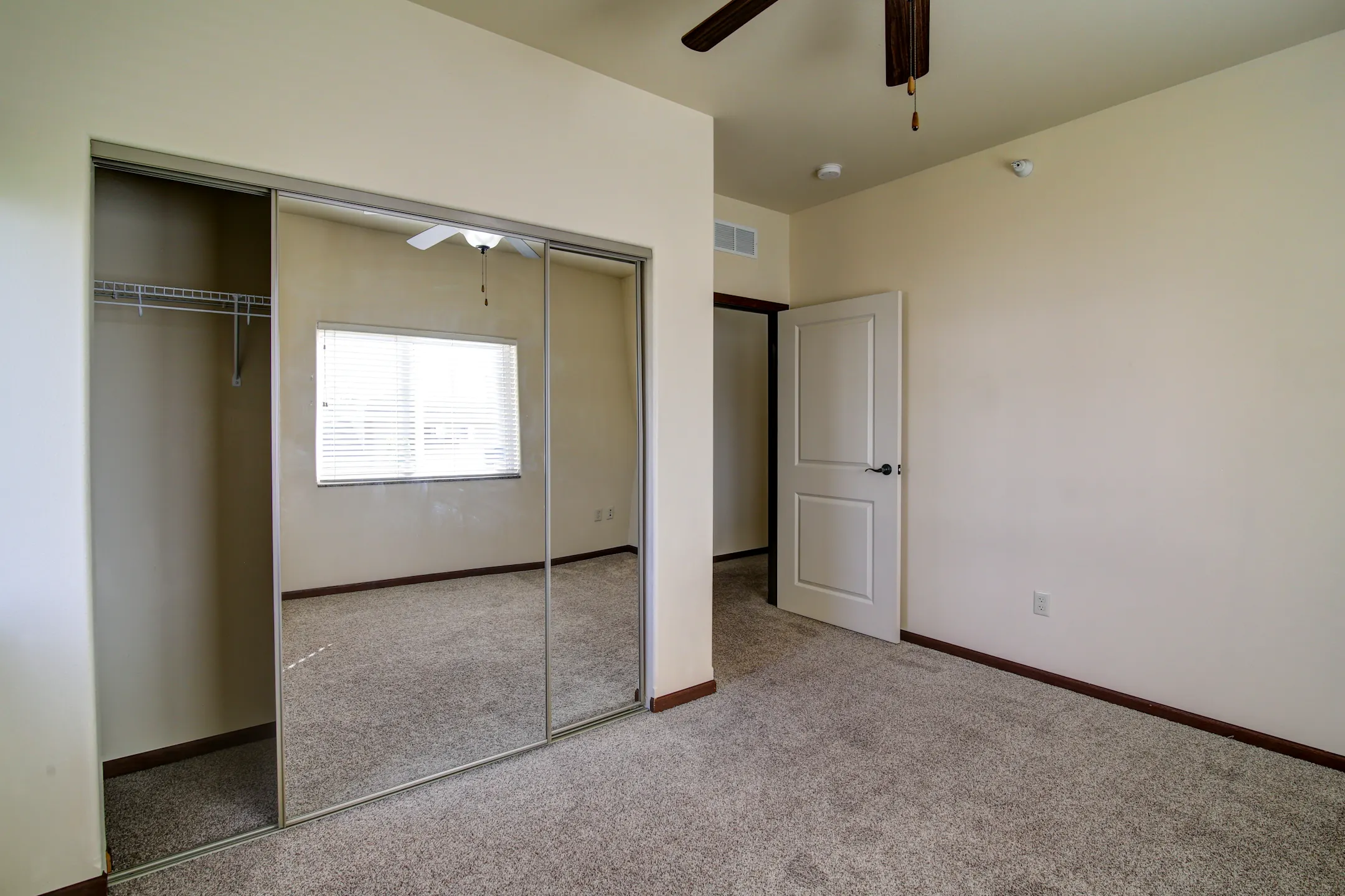 Bedroom - Paramount Place - Aberdeen, SD
