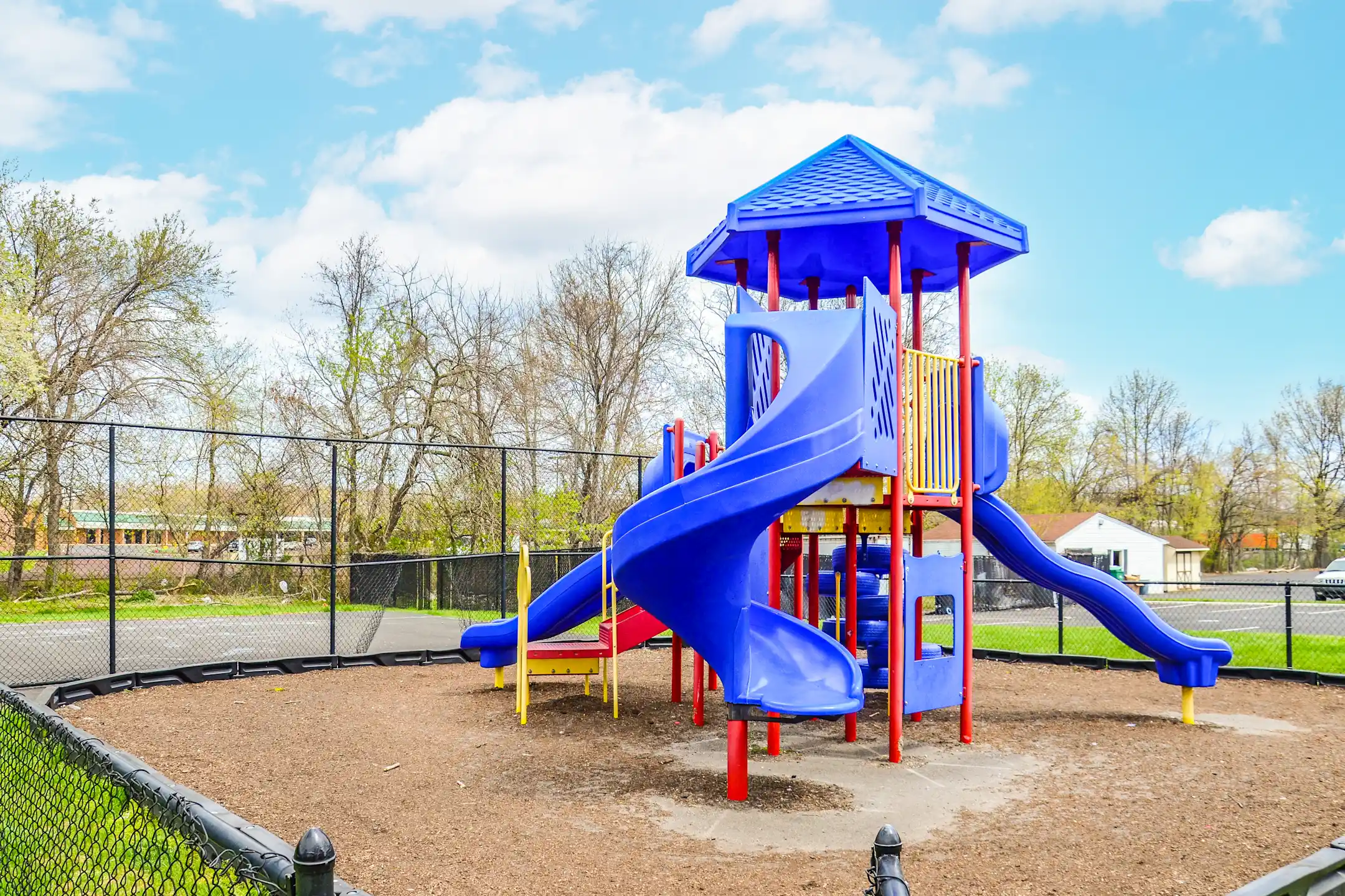 Levittown Trace Apartments 3000 Ford Rd Bristol, PA Apartments for