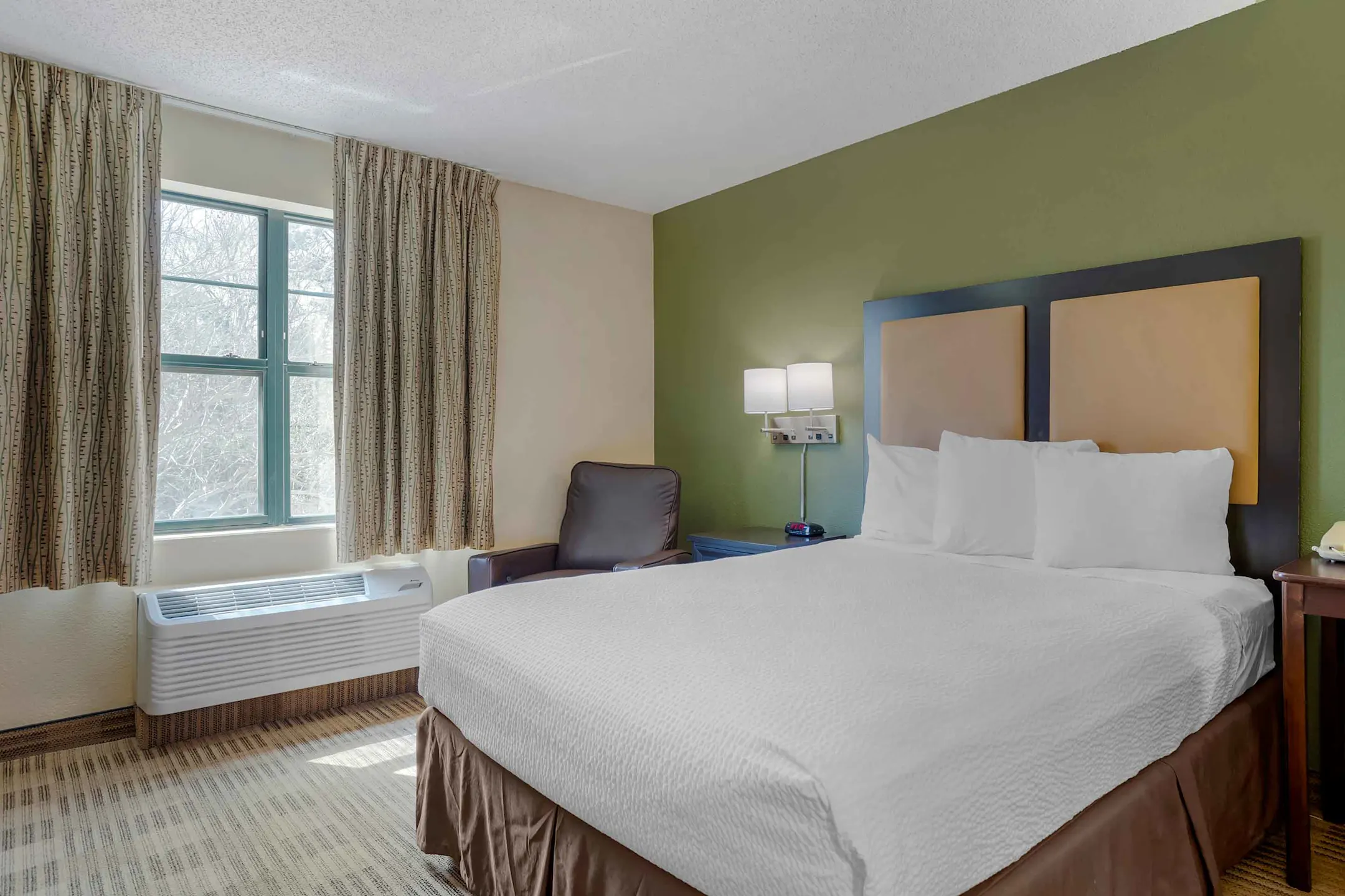 Furnished Studio Houston Katy Frwy Beltway 8 11175 Katy Frwy Houston, TX Apartments