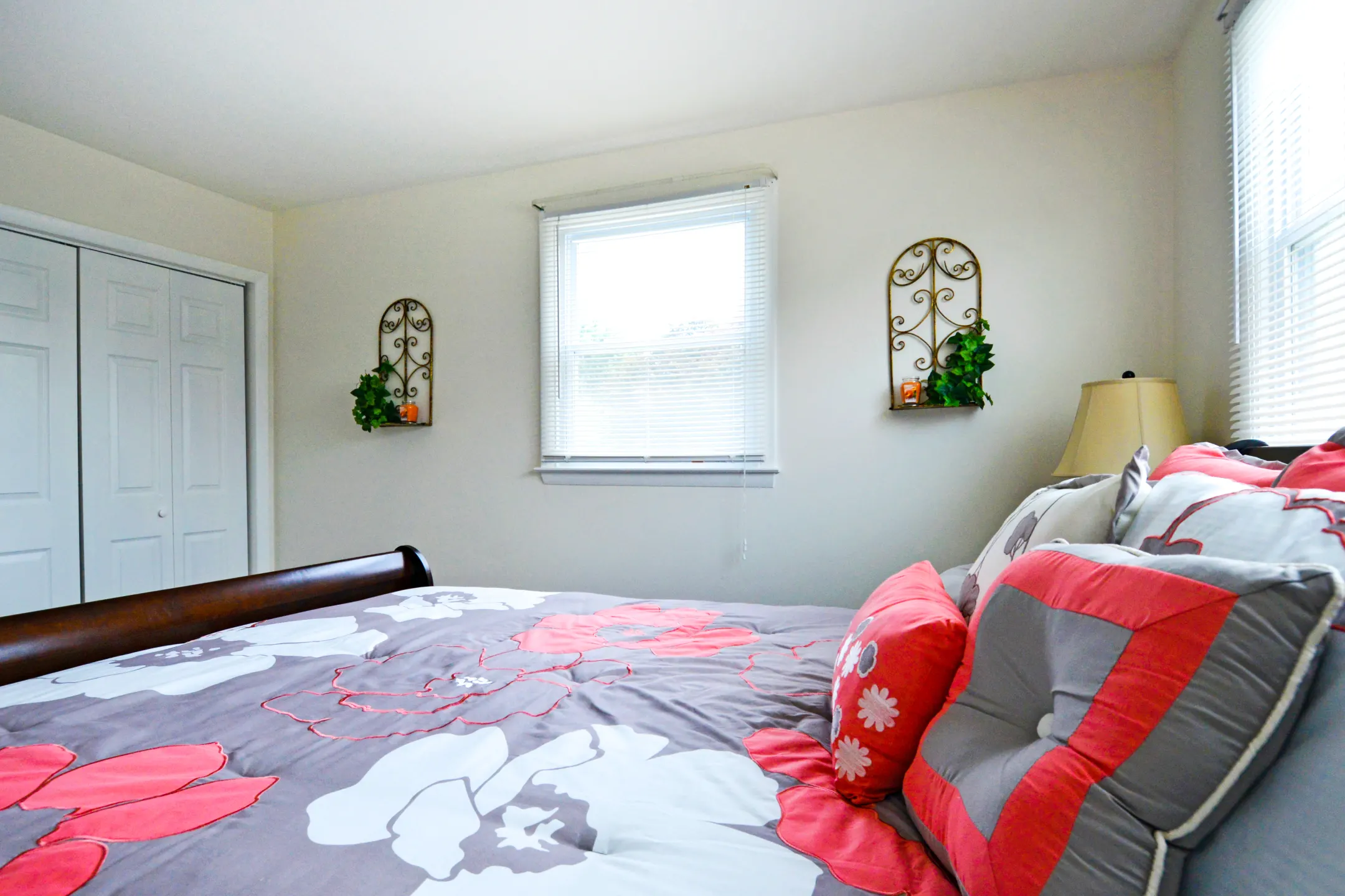 Bedroom - Middleboro Apartments - Wilmington, DE