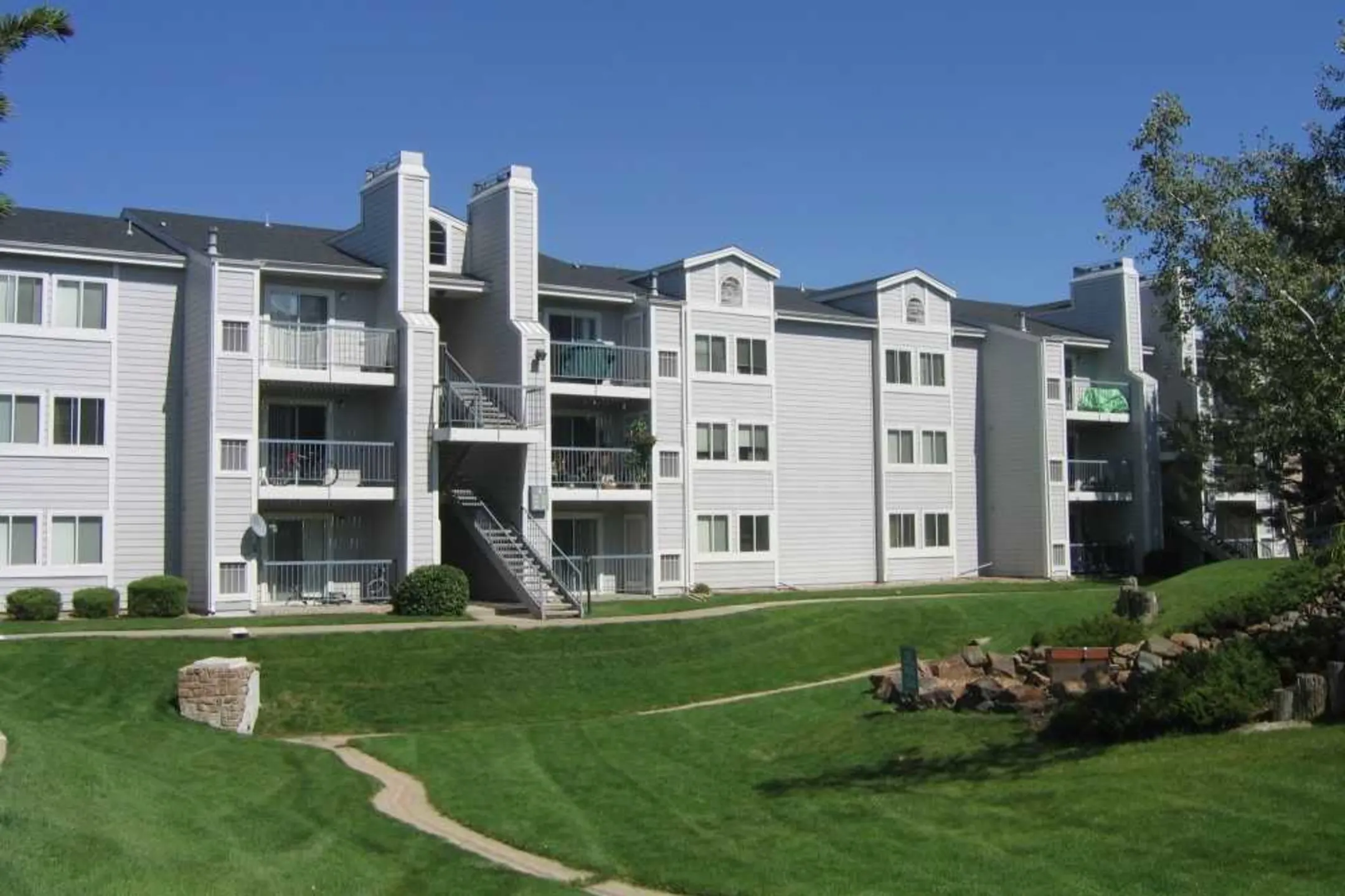 Hunters Run Apartments - 7777 E Yale Ave | Denver, CO Apartments for