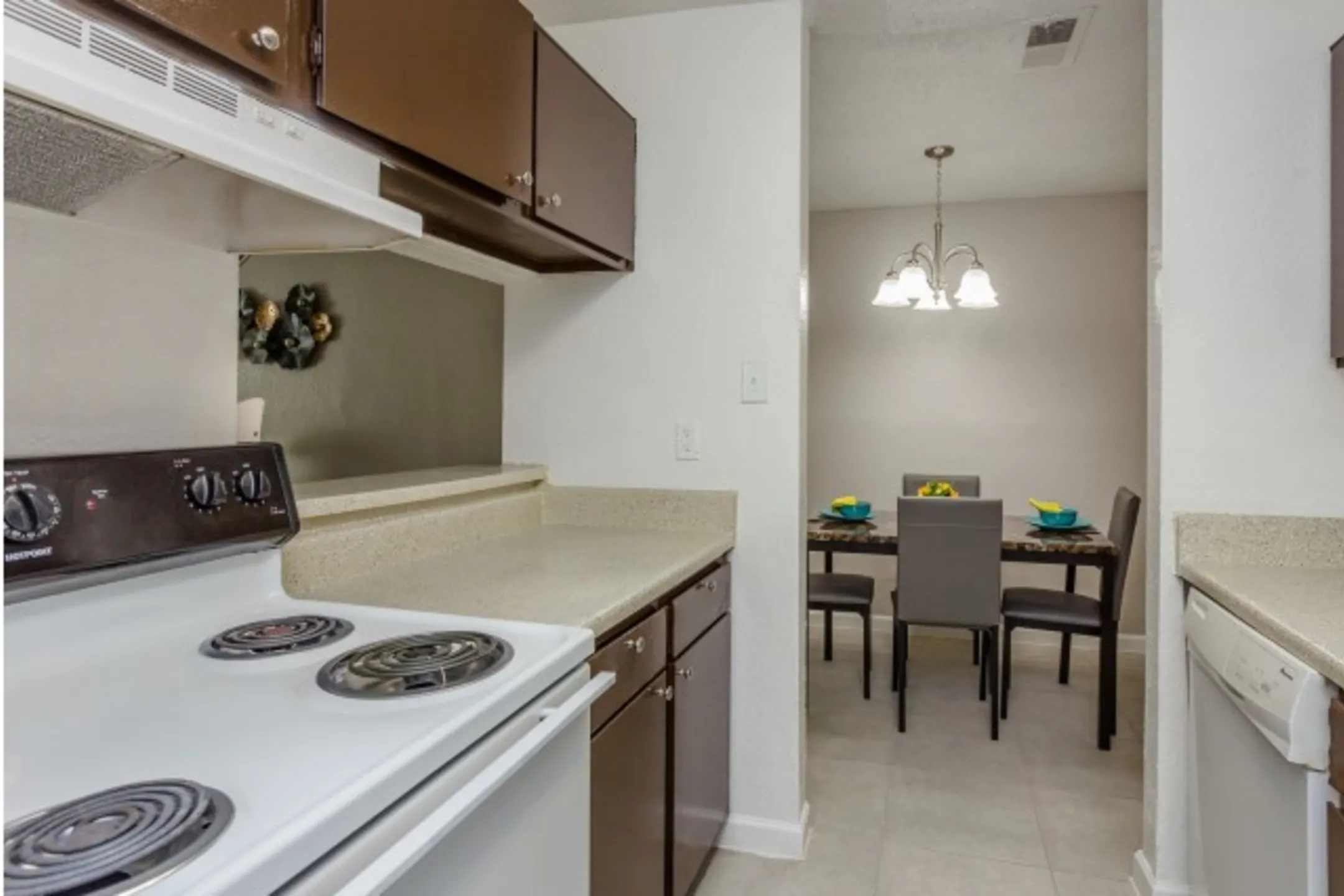 Kitchen - Cantera Apartments - Houston, TX