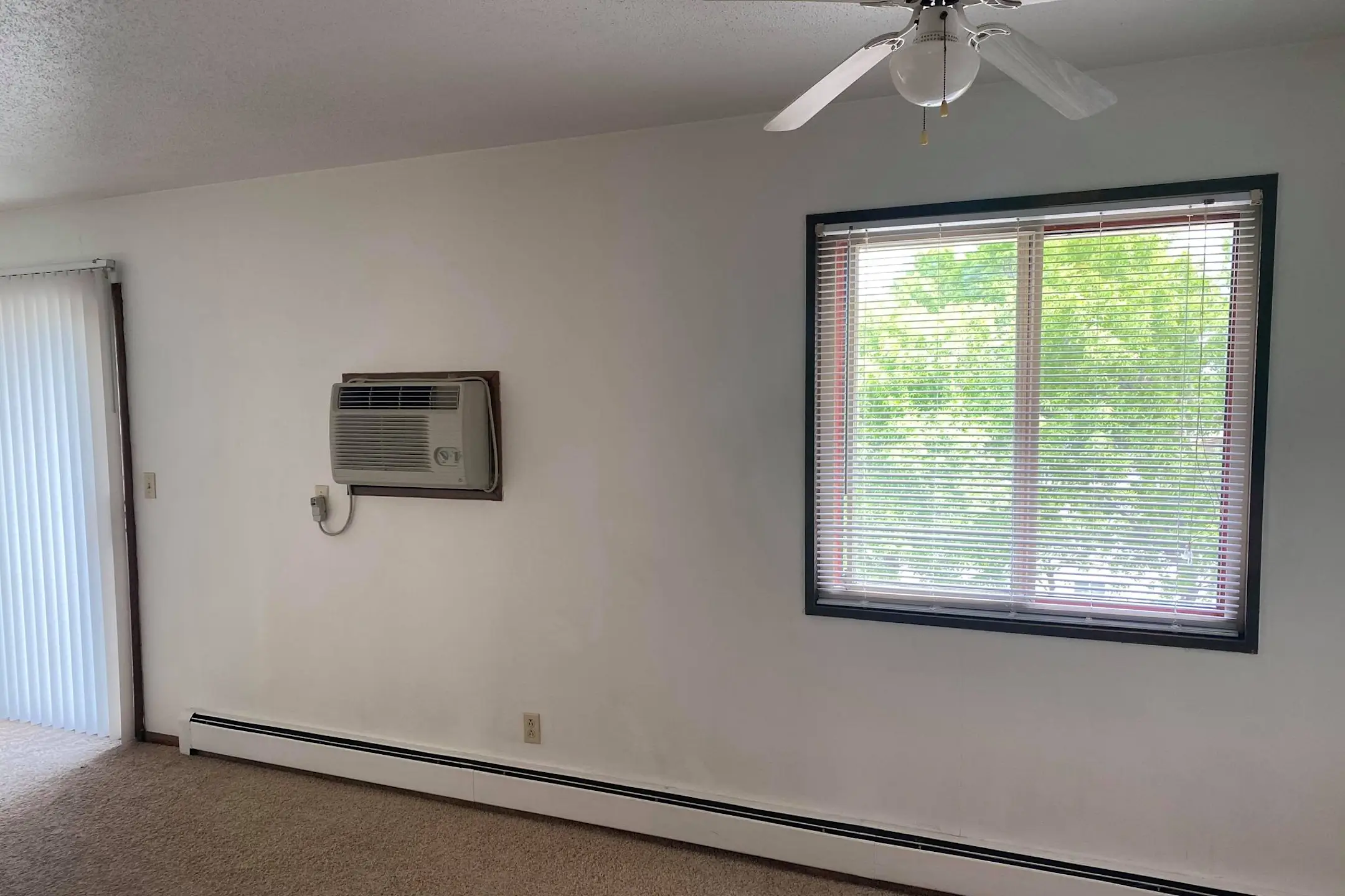 Skaff Apartments Moorhead 1102 28th Ave S Moorhead, MN Apartments