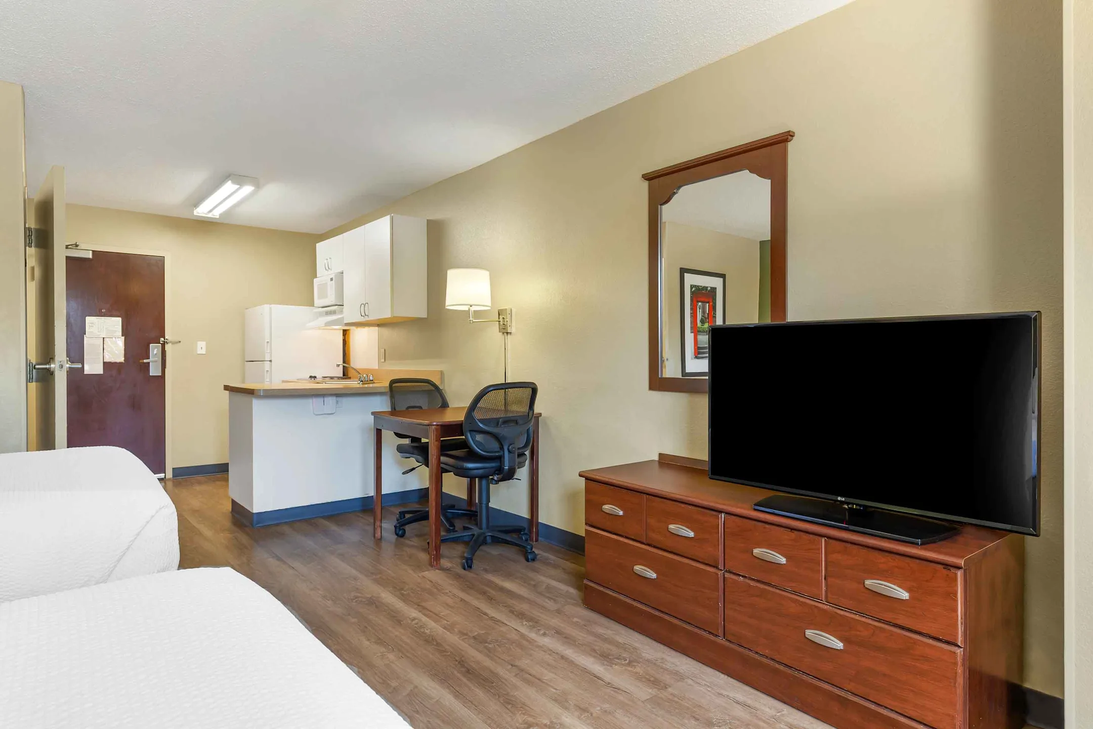 Furnished Studio Providence Warwick Apartments Warwick, RI 02886