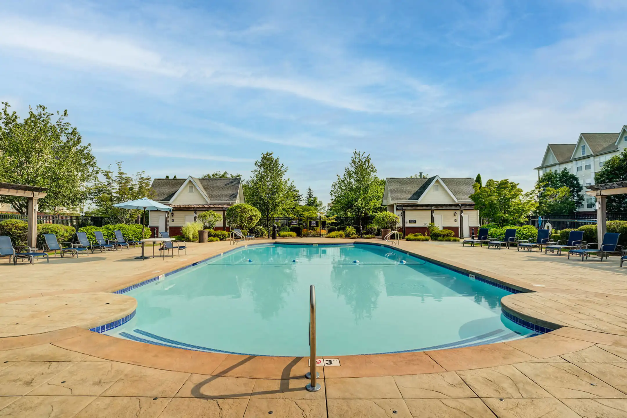 Bradlee Danvers Apartment Homes 1101 Kirkbride Dr Danvers, MA