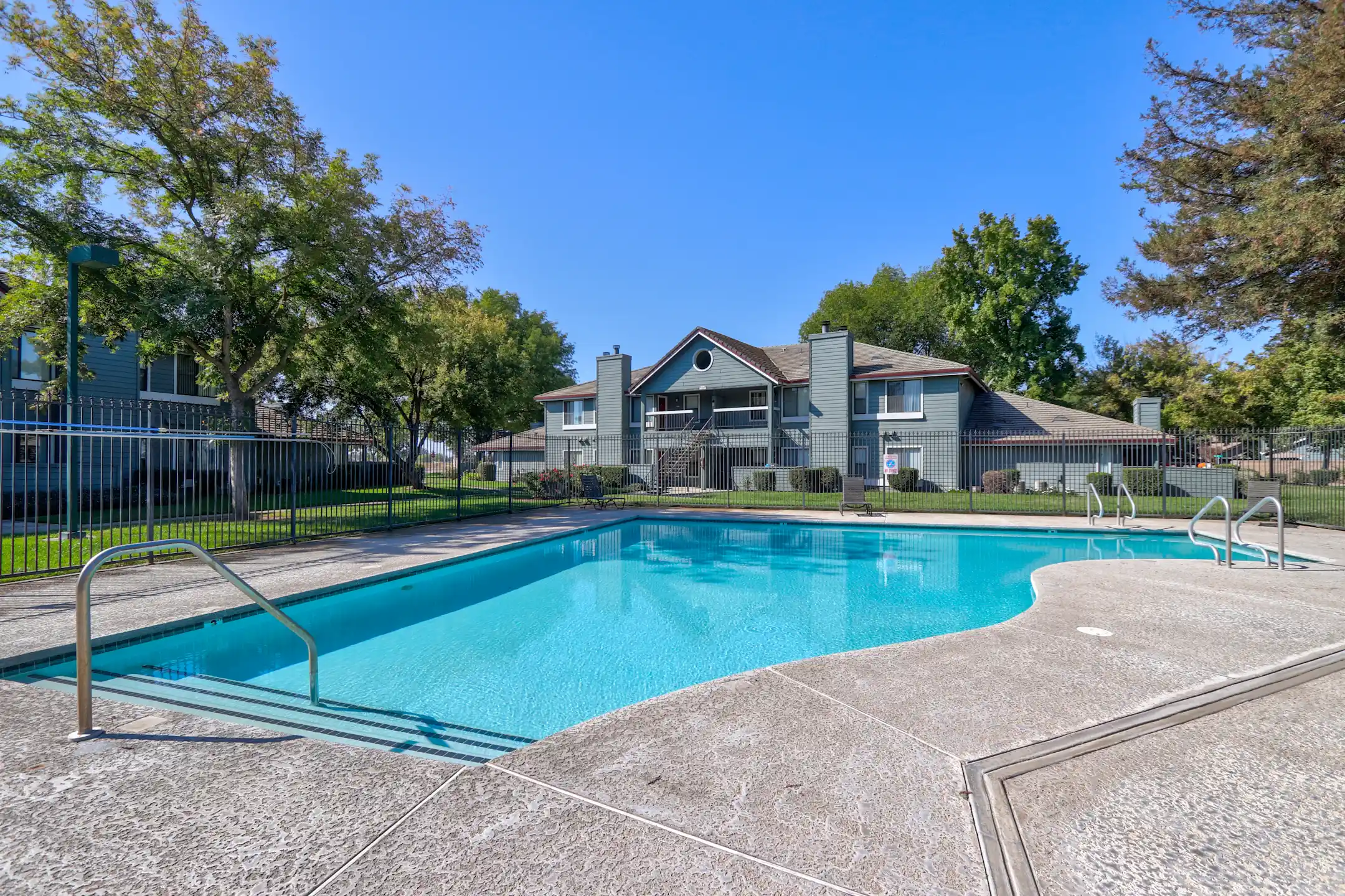 Lakeshore Meadows Apartments Lodi, CA 95242
