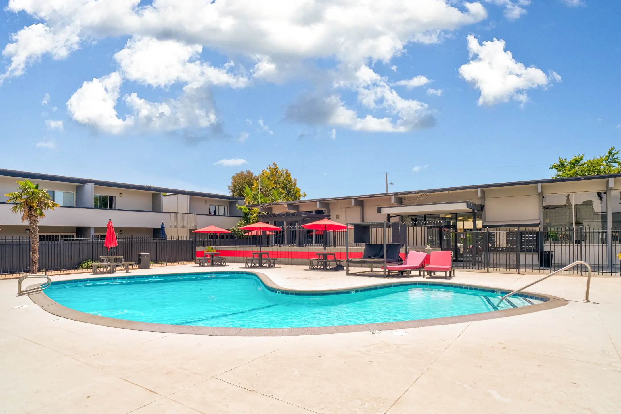 Via Oxnard Apartments - Oxnard, CA 93033