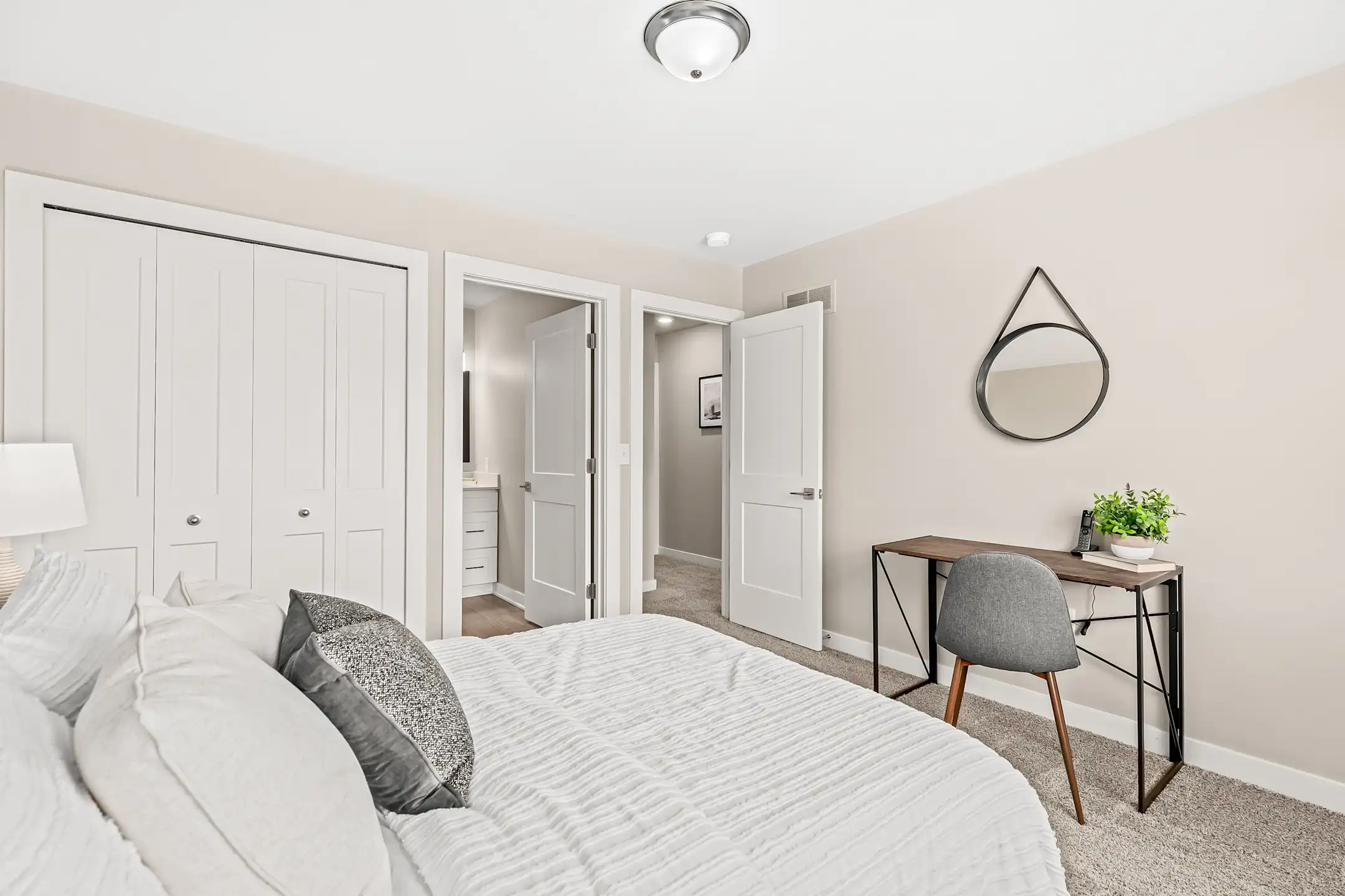 Town Center Villas Apartments Shelby Township, MI 48315