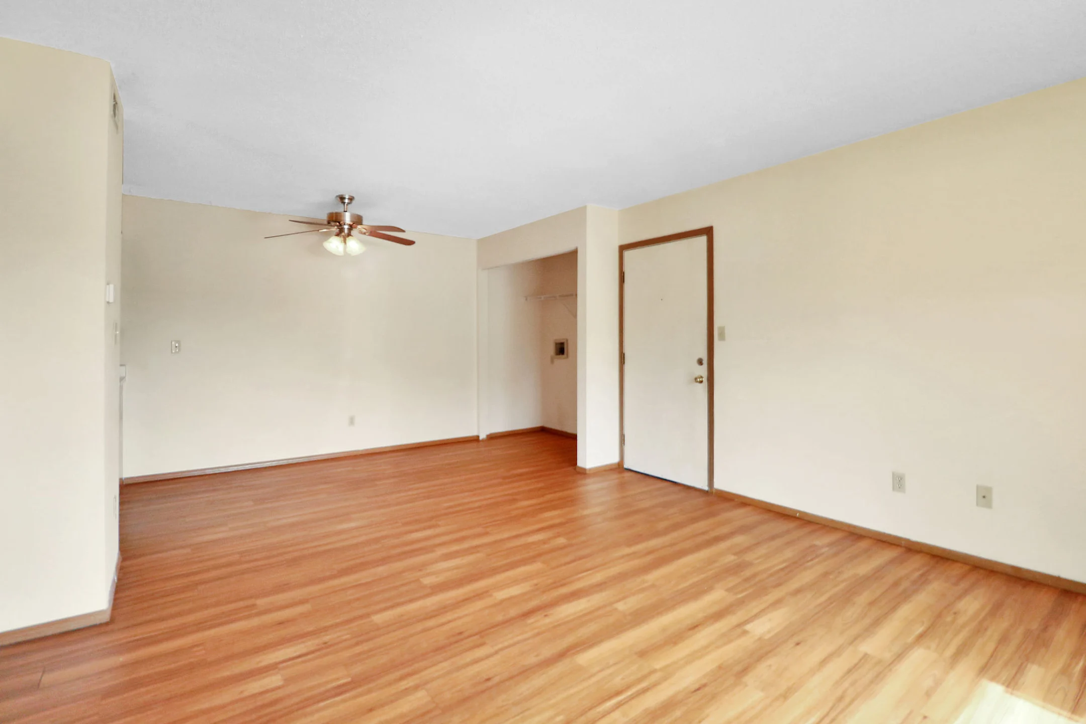 Bedroom - Park Place Apartments - Springfield, MO