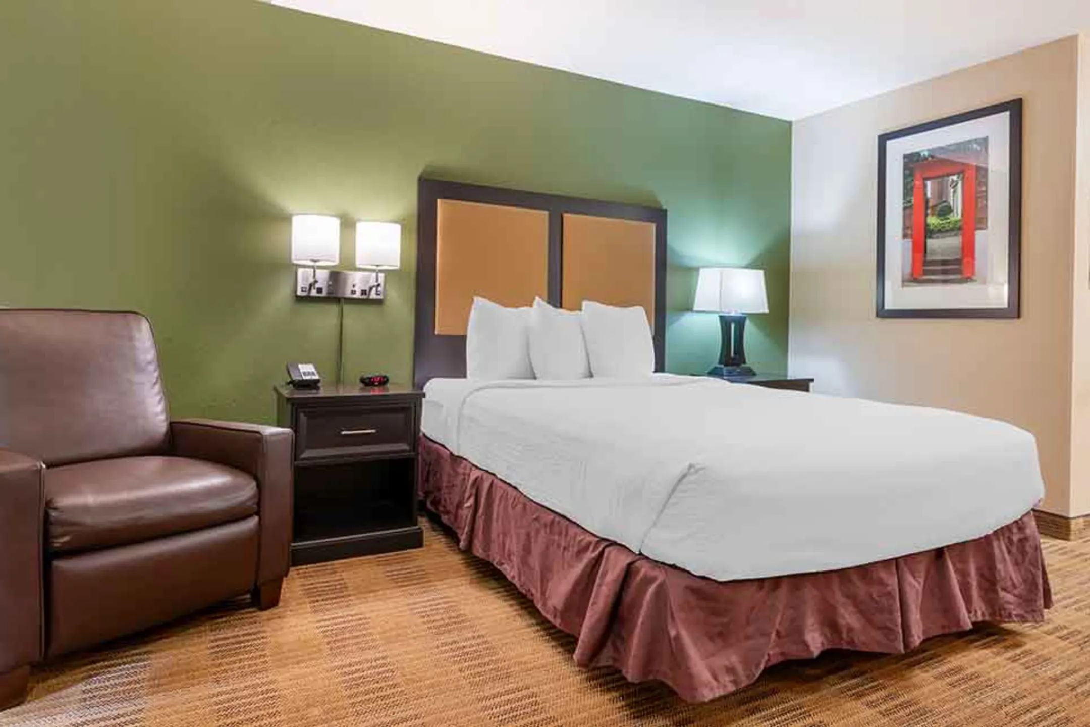 Furnished Studio Cincinnati Covington Apartments Covington, KY 41011