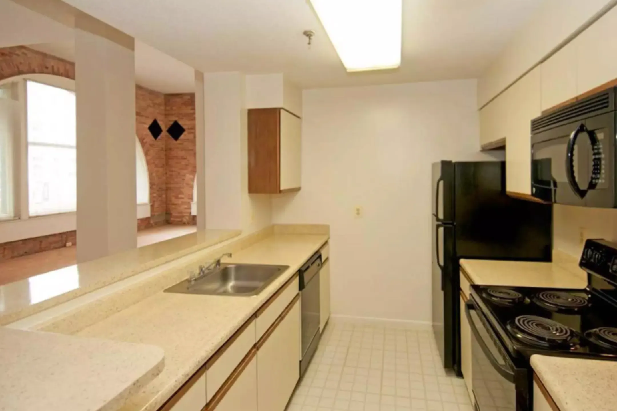 Bathroom - Marlboro Classic & Redwood Square - Baltimore, MD