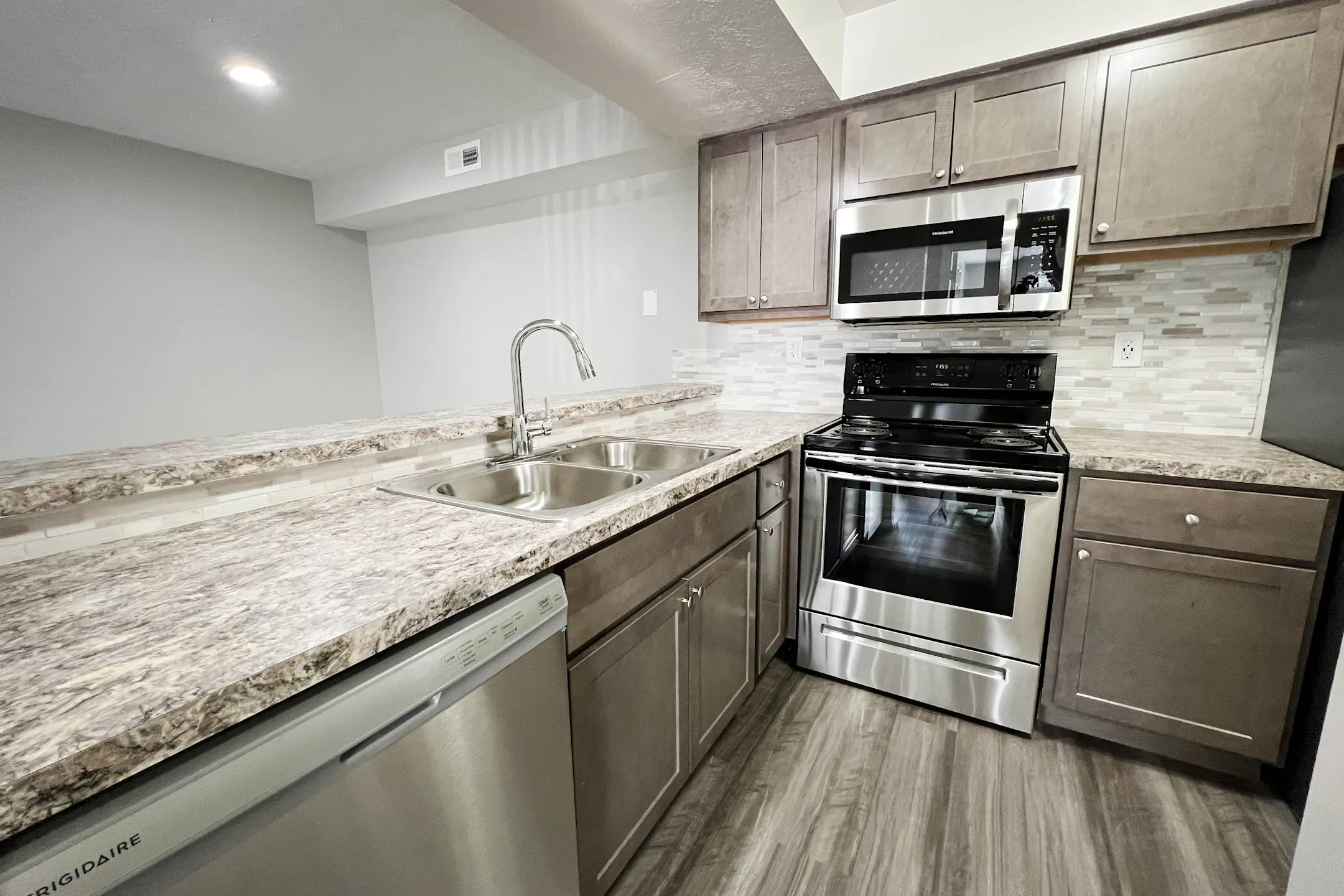 Kitchen - Deercross Apartments - Blue Ash, OH