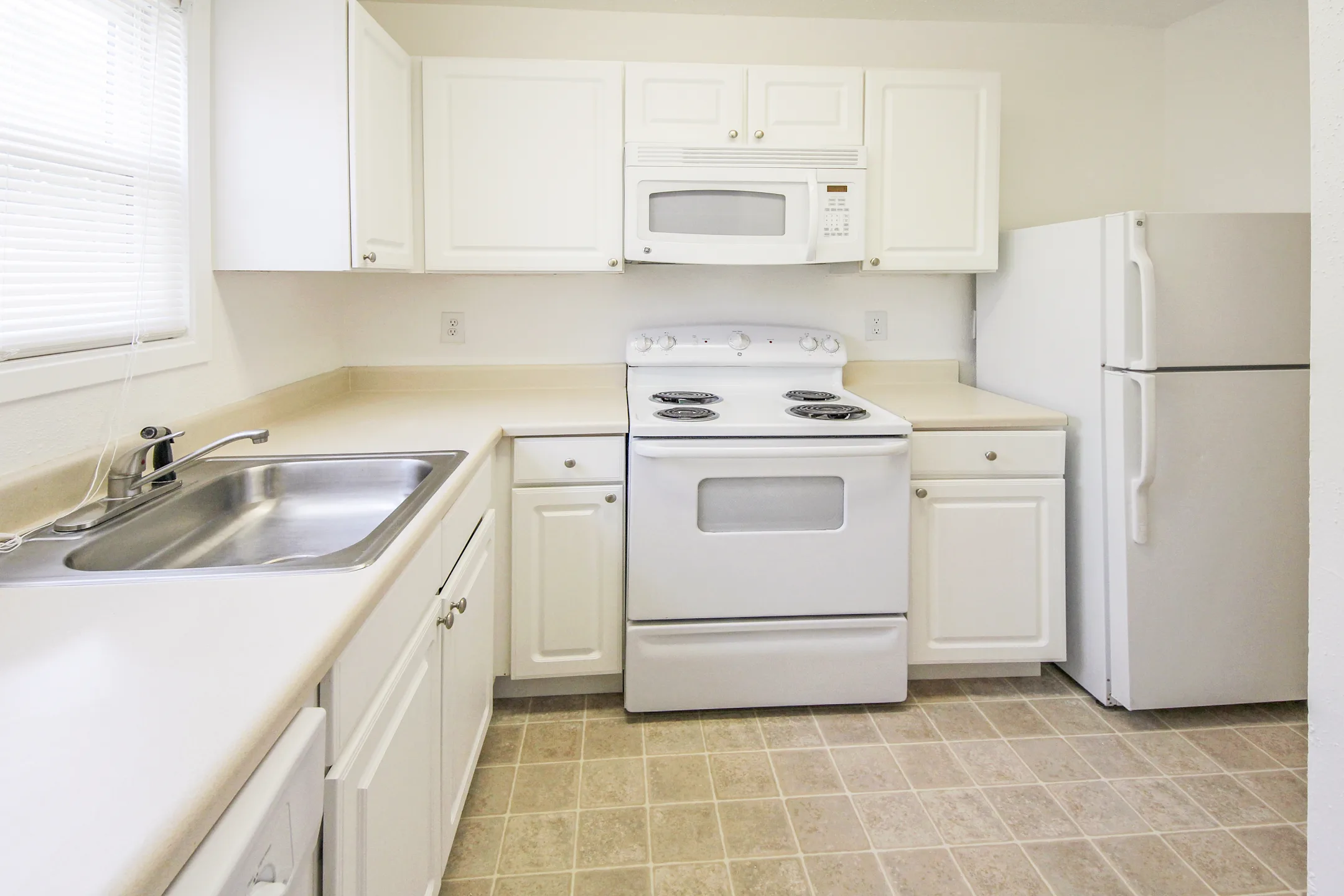 Baywood Apartment Homes 520 Wall Blvd Gretna, LA Apartments for