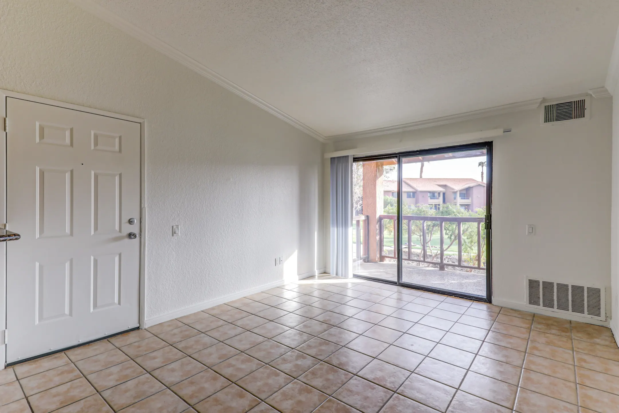 Saddleback Luxury Homes Apartments Bermuda Dunes, CA 92203